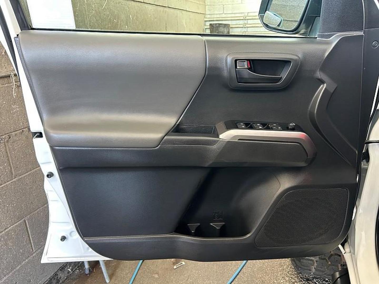 2023 WHITE Toyota Tacoma 2WD (3TMAZ5CN6PM) with an V6 3.5 Liter engine, Automatic 6-Spd transmission, located at 412 Auto Vista Drive, Palmdale, 93551, (661) 945-0620, 34.592636, -118.136681 - Photo#19