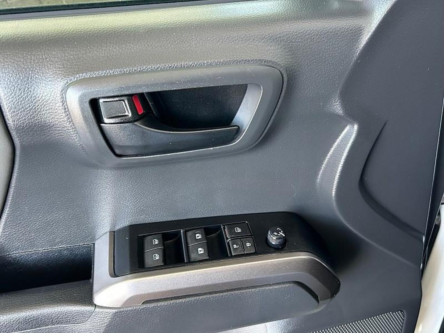 2023 WHITE Toyota Tacoma 2WD (3TMAZ5CN6PM) with an V6 3.5 Liter engine, Automatic 6-Spd transmission, located at 412 Auto Vista Drive, Palmdale, 93551, (661) 945-0620, 34.592636, -118.136681 - Photo#29