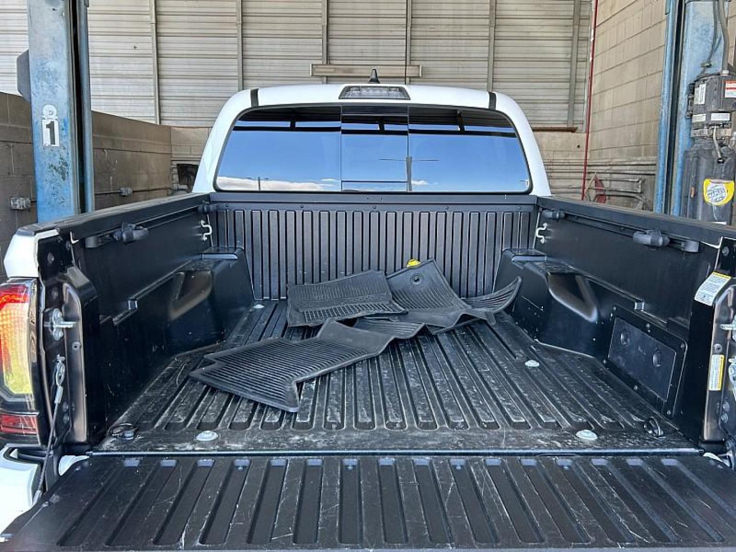 2023 WHITE Toyota Tacoma 2WD (3TMAZ5CN6PM) with an V6 3.5 Liter engine, Automatic 6-Spd transmission, located at 412 Auto Vista Drive, Palmdale, 93551, (661) 945-0620, 34.592636, -118.136681 - Photo#32