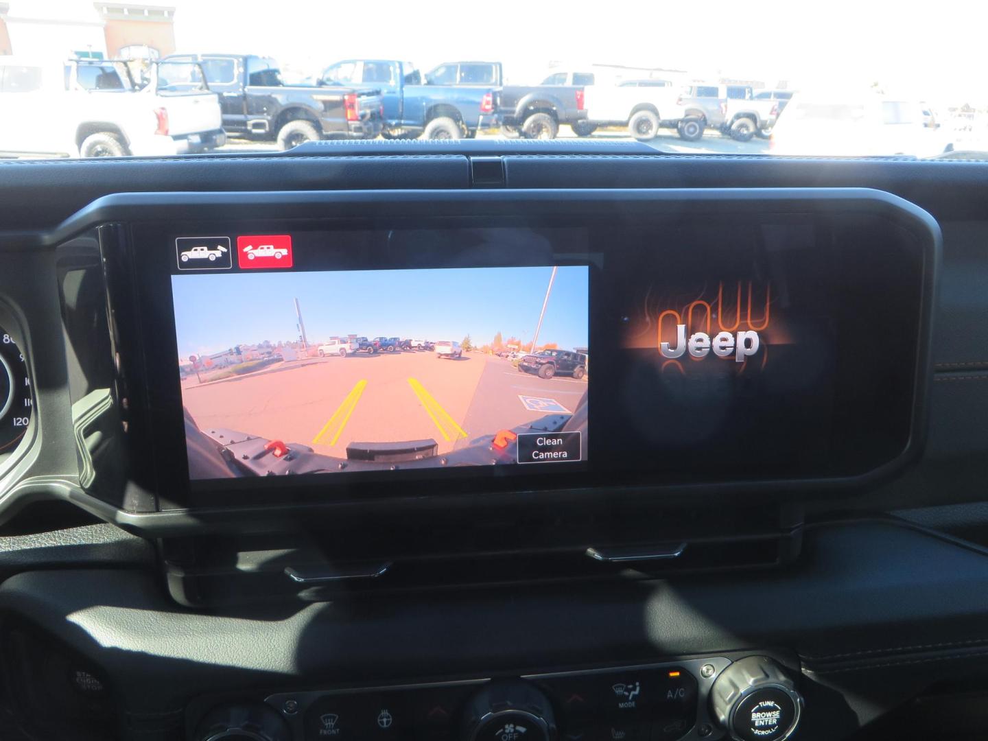 2024 SILVER Jeep Gladiator Mojave X (1C6JJTEG4RL) with an 3.6L V6 DOHC 24V engine, 6M transmission, located at 2630 Grass Valley Highway, Auburn, CA, 95603, (530) 508-5100, 38.937893, -121.095482 - Gladiator Mojave X featuring JKS suspension, Method MR315 wheels, and 37" Toyo MT tires, - Photo#30