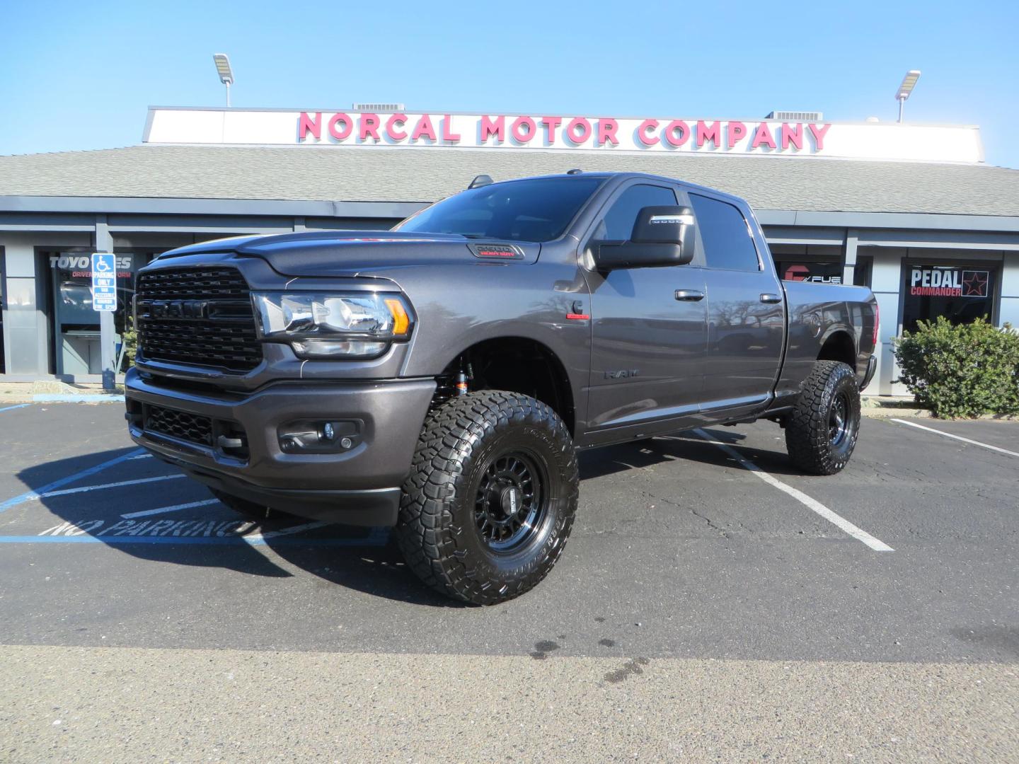 2024 CHARCOAL /BLACK RAM 2500 Big Horn Crew Cab SWB 4WD (3C6UR5DL7RG) with an 6.7L L6 OHV 24V TURBO DIESEL engine, 6A transmission, located at 2630 Grass Valley Highway, Auburn, CA, 95603, (530) 508-5100, 38.937893, -121.095482 - Leveled Ram sitting on 37" Toyo RT trail tires, 17" Method MR318 wheels, Fox 2.5 remote reservoir shock up front, Amp Power steps, and window tint. - Photo#0
