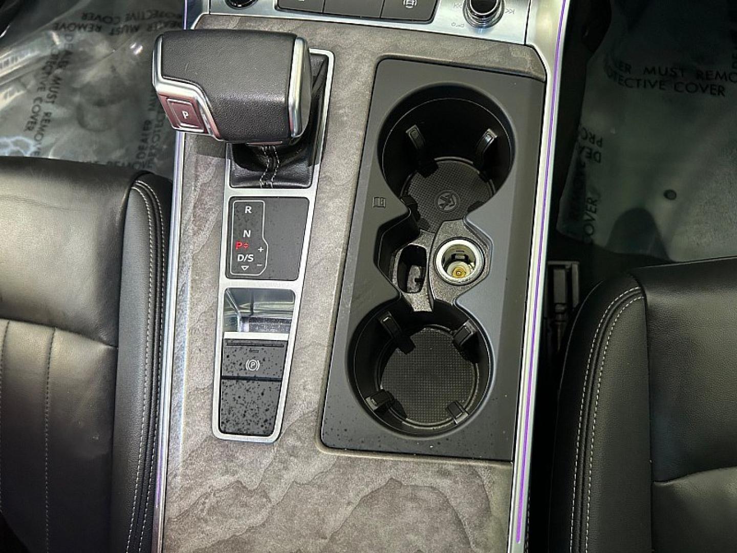 2024 WHITE Audi A6 Sedan (WAUE3BF2XRN) with an 4-Cyl Turbo 2.0L Hybrid engine, Automatic 7-Spd transmission, located at 412 Auto Vista Drive, Palmdale, 93551, (661) 945-0620, 34.592636, -118.136681- Photo#18
