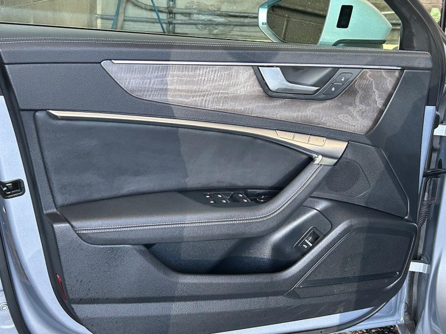 2024 WHITE Audi A6 Sedan (WAUE3BF2XRN) with an 4-Cyl Turbo 2.0L Hybrid engine, Automatic 7-Spd transmission, located at 412 Auto Vista Drive, Palmdale, 93551, (661) 945-0620, 34.592636, -118.136681- Photo#22