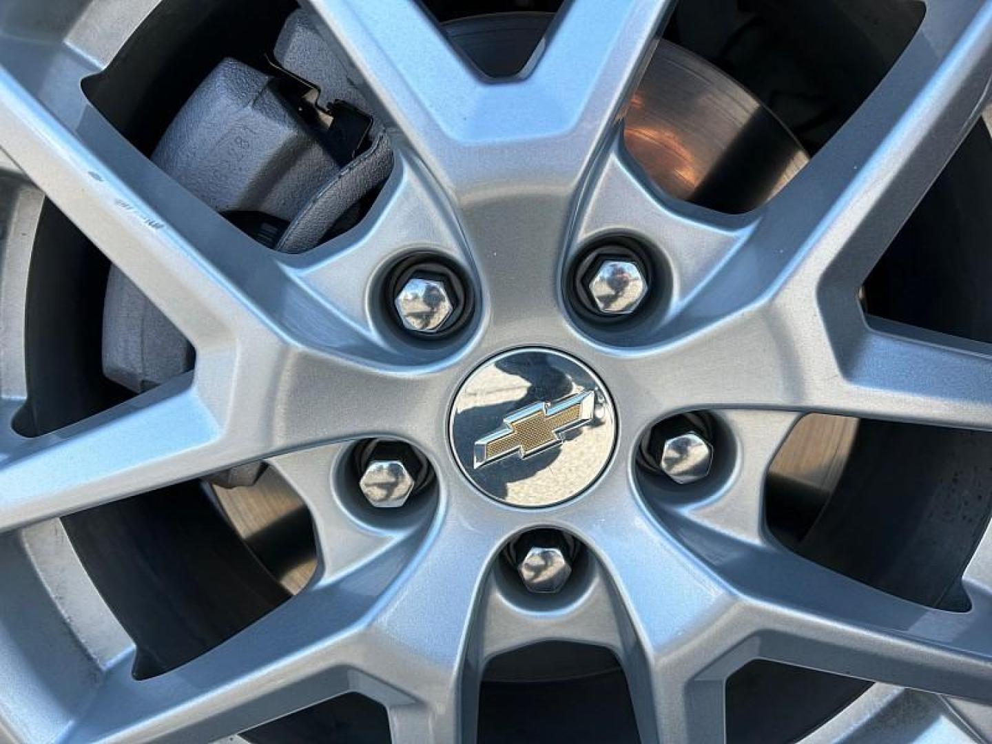 2024 WHITE Chevrolet Equinox (3GNAXKEGXRS) with an 4-Cyl Turbo 1.5 Liter engine, Automatic 6-Spd w/Overdrive transmission, located at 412 Auto Vista Drive, Palmdale, 93551, (661) 945-0620, 34.592636, -118.136681 - Photo#13