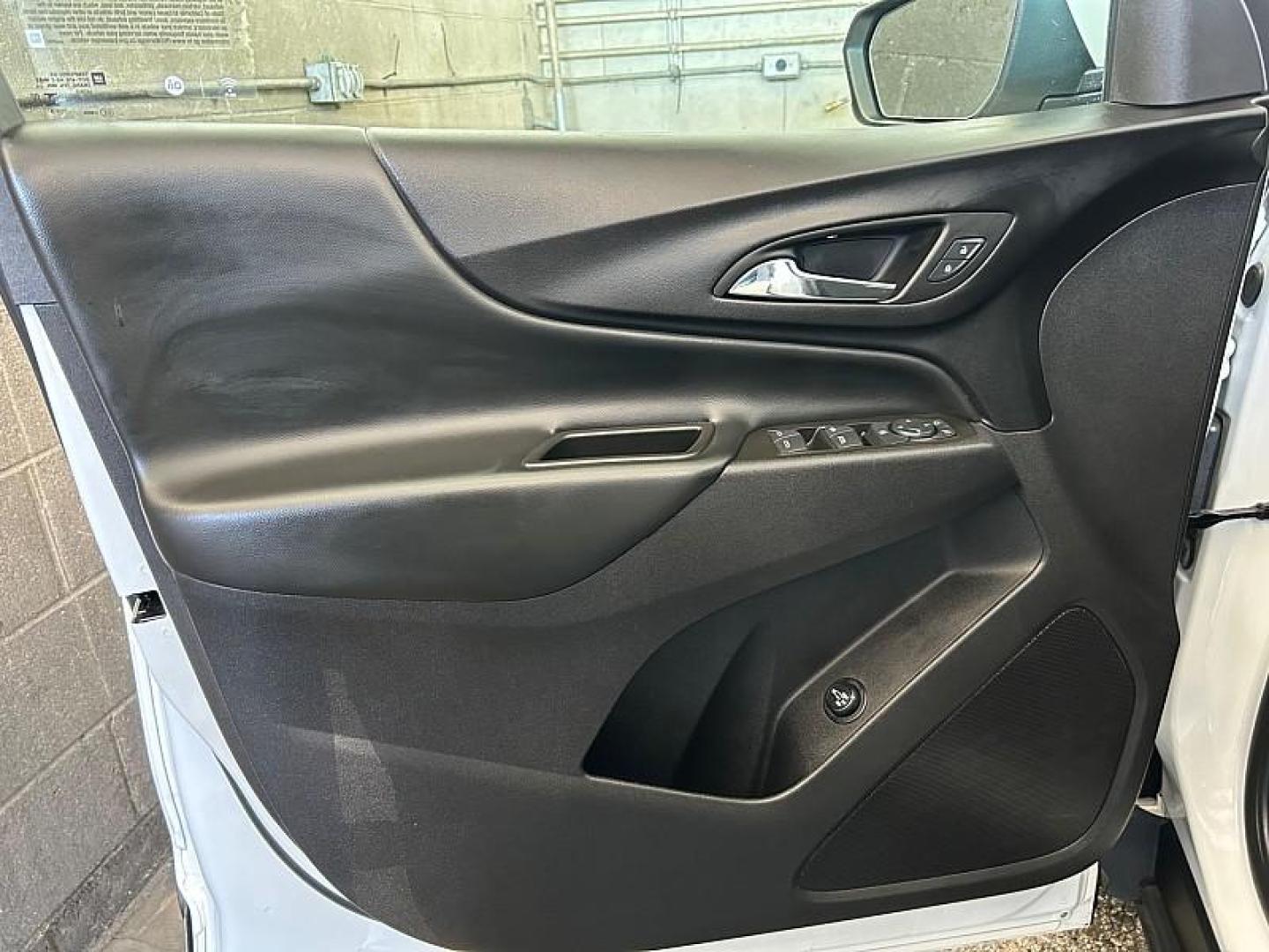 2024 WHITE Chevrolet Equinox (3GNAXKEGXRS) with an 4-Cyl Turbo 1.5 Liter engine, Automatic 6-Spd w/Overdrive transmission, located at 412 Auto Vista Drive, Palmdale, 93551, (661) 945-0620, 34.592636, -118.136681 - Photo#17