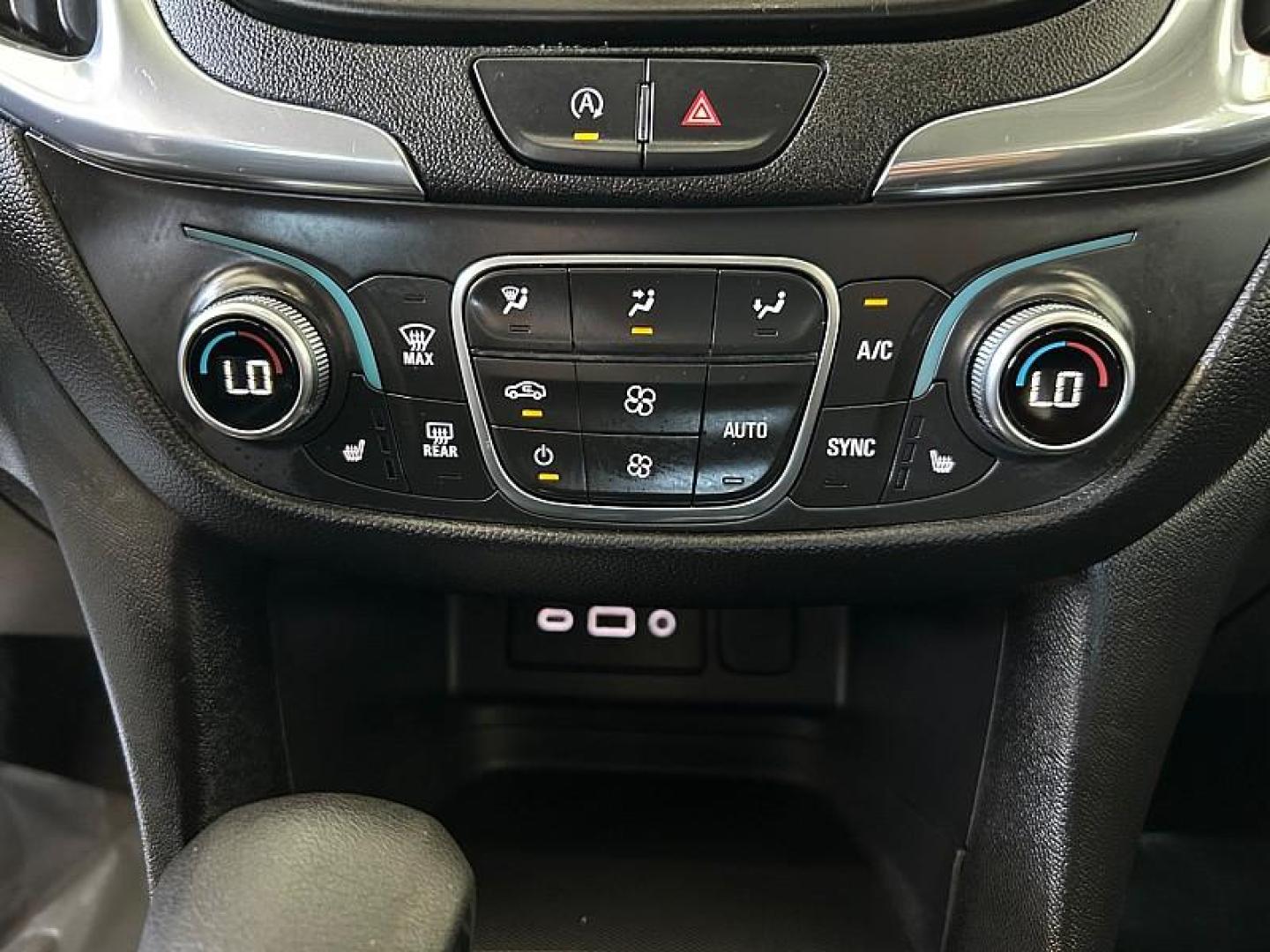 2024 WHITE Chevrolet Equinox (3GNAXKEGXRS) with an 4-Cyl Turbo 1.5 Liter engine, Automatic 6-Spd w/Overdrive transmission, located at 412 Auto Vista Drive, Palmdale, 93551, (661) 945-0620, 34.592636, -118.136681 - Photo#24