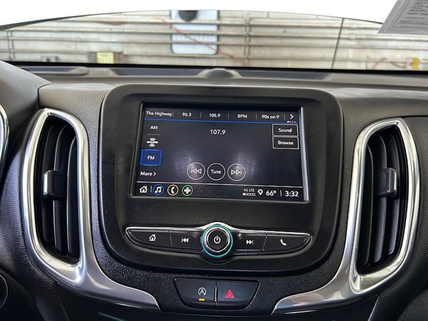 2024 WHITE Chevrolet Equinox (3GNAXKEGXRS) with an 4-Cyl Turbo 1.5 Liter engine, Automatic 6-Spd w/Overdrive transmission, located at 412 Auto Vista Drive, Palmdale, 93551, (661) 945-0620, 34.592636, -118.136681 - Photo#25