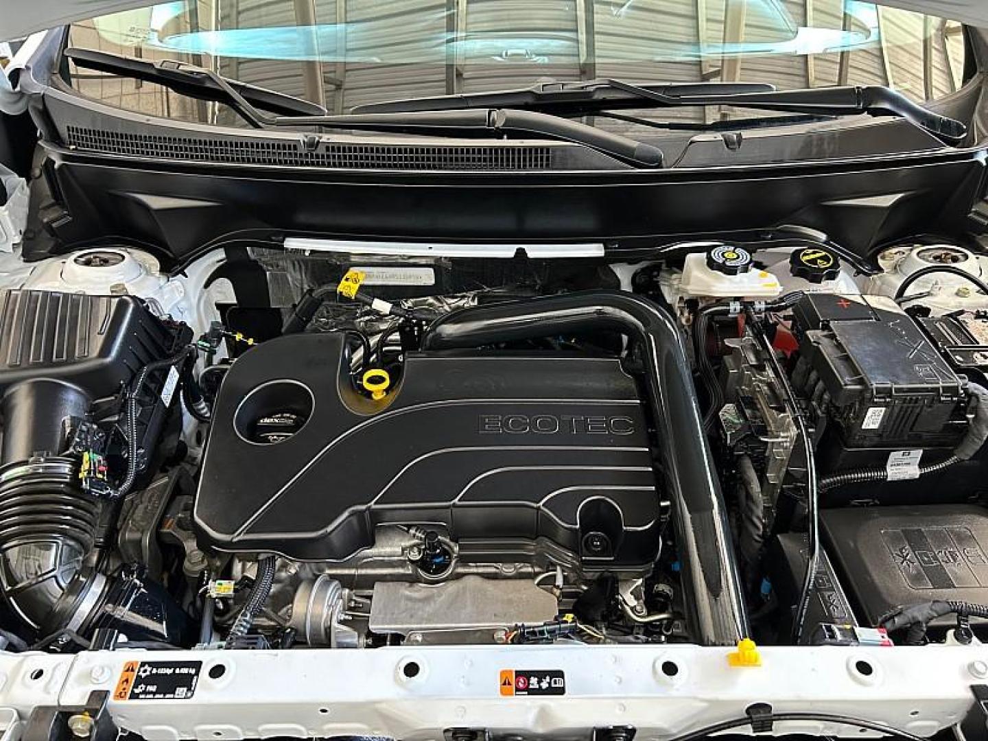 2024 WHITE Chevrolet Equinox (3GNAXKEGXRS) with an 4-Cyl Turbo 1.5 Liter engine, Automatic 6-Spd w/Overdrive transmission, located at 412 Auto Vista Drive, Palmdale, 93551, (661) 945-0620, 34.592636, -118.136681 - Photo#31