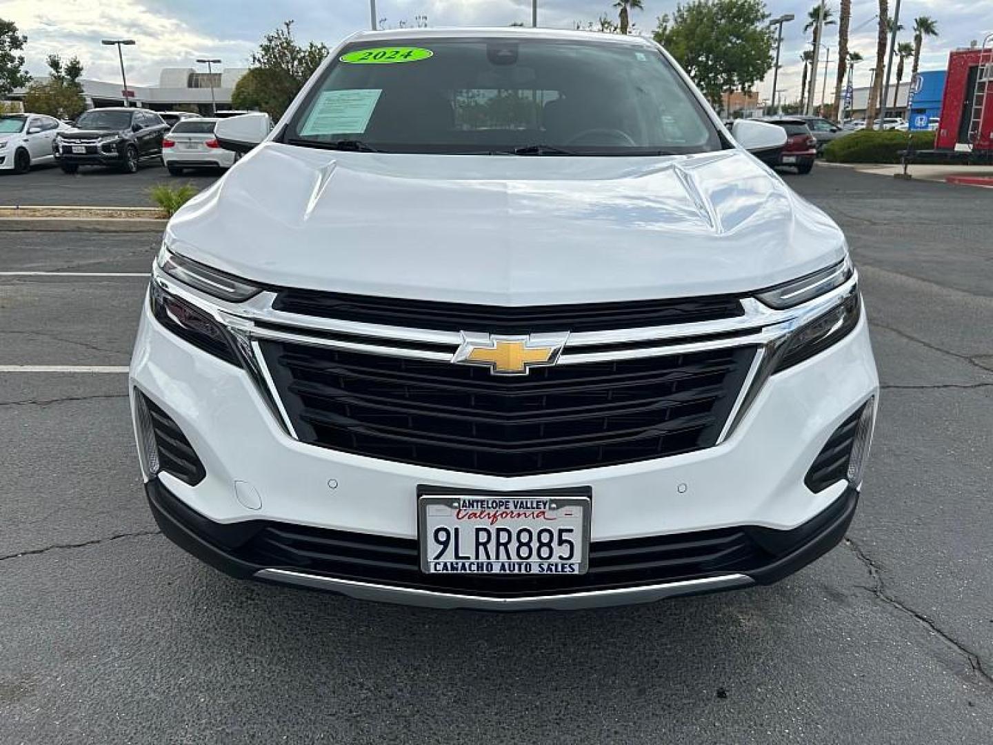 2024 WHITE Chevrolet Equinox (3GNAXKEG8RL) with an 4-Cyl Turbo 1.5 Liter engine, Automatic 6-Spd w/Overdrive transmission, located at 412 Auto Vista Drive, Palmdale, 93551, (661) 945-0620, 34.592636, -118.136681 - Photo#2