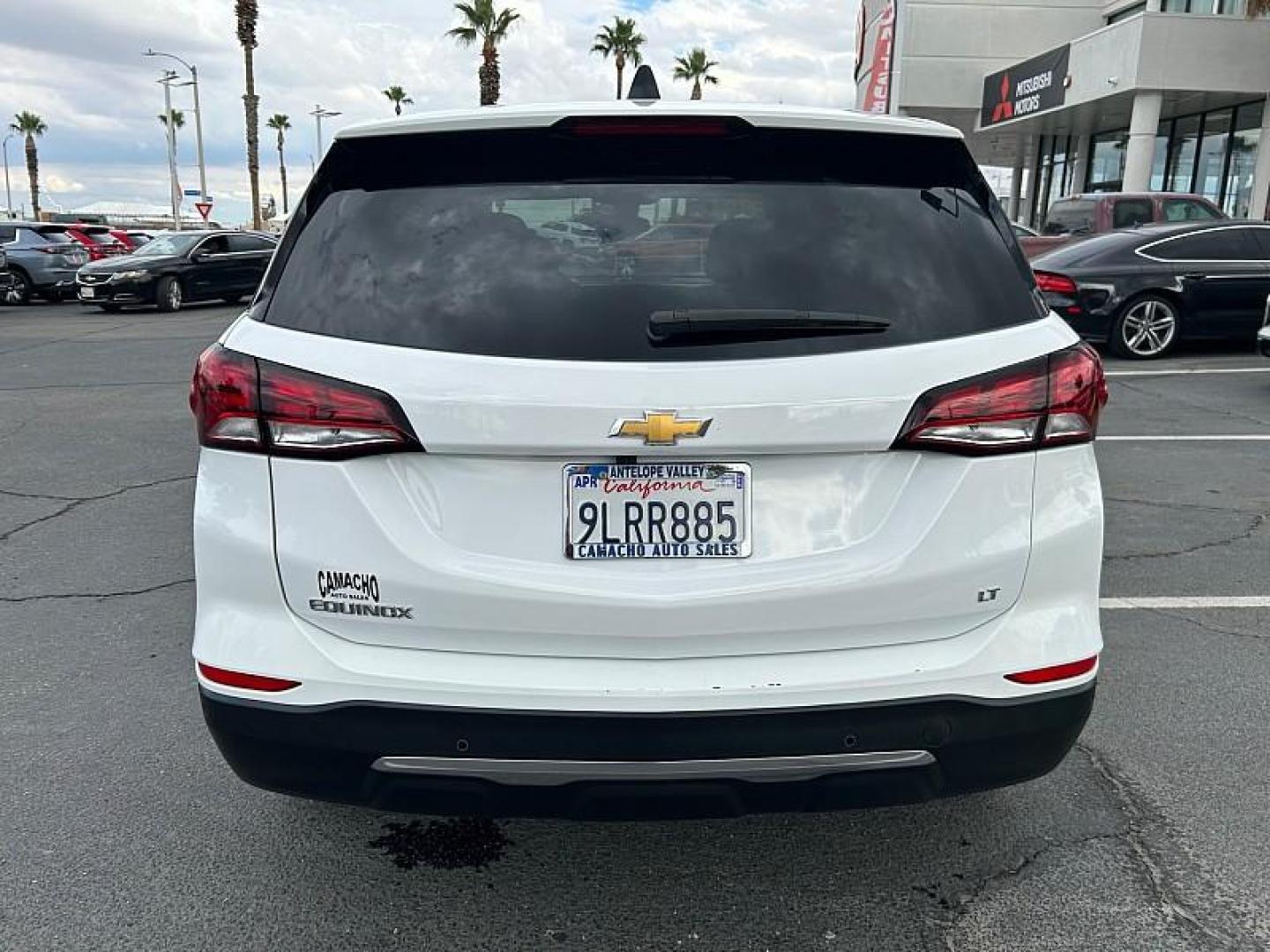 2024 WHITE Chevrolet Equinox (3GNAXKEG8RL) with an 4-Cyl Turbo 1.5 Liter engine, Automatic 6-Spd w/Overdrive transmission, located at 412 Auto Vista Drive, Palmdale, 93551, (661) 945-0620, 34.592636, -118.136681 - Photo#4