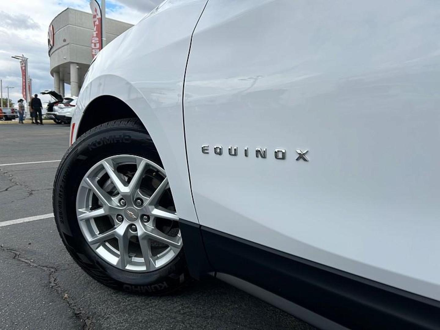 2024 WHITE Chevrolet Equinox (3GNAXKEG8RL) with an 4-Cyl Turbo 1.5 Liter engine, Automatic 6-Spd w/Overdrive transmission, located at 412 Auto Vista Drive, Palmdale, 93551, (661) 945-0620, 34.592636, -118.136681 - Photo#8