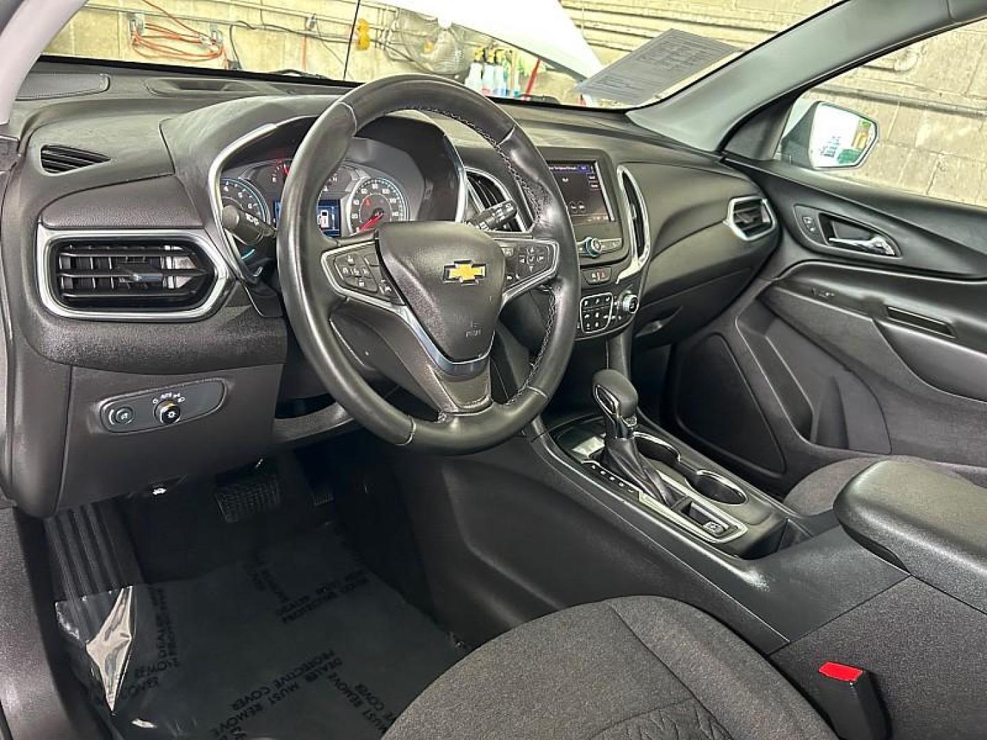 2024 WHITE Chevrolet Equinox (3GNAXKEG8RL) with an 4-Cyl Turbo 1.5 Liter engine, Automatic 6-Spd w/Overdrive transmission, located at 412 Auto Vista Drive, Palmdale, 93551, (661) 945-0620, 34.592636, -118.136681 - Photo#18