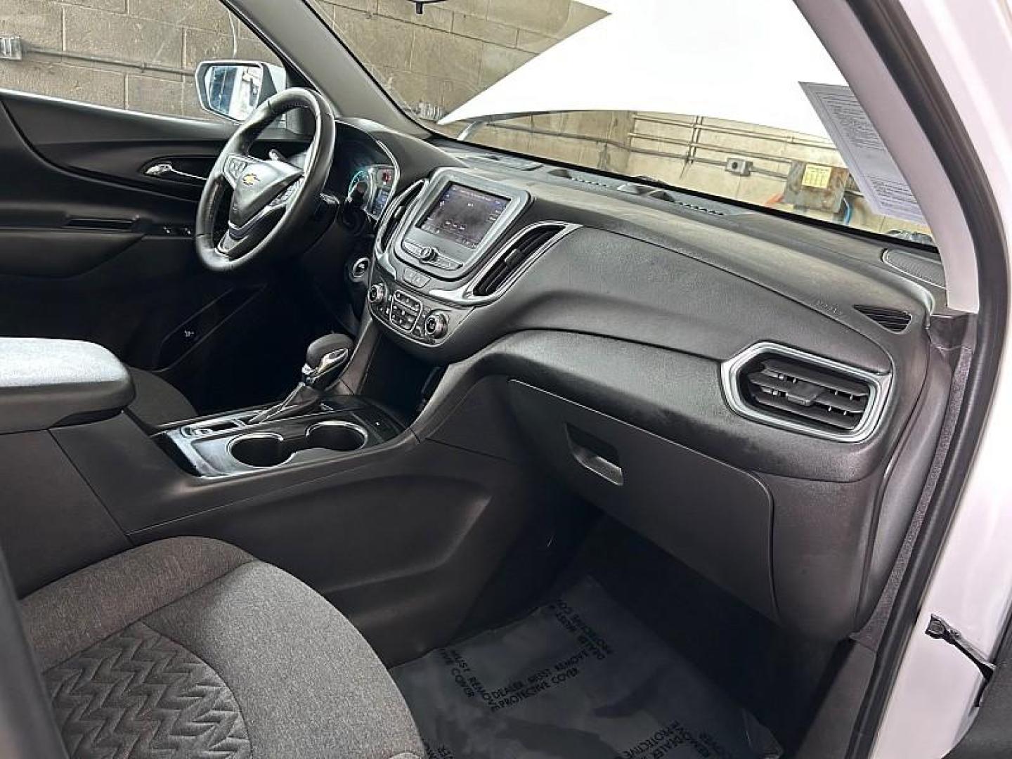 2024 WHITE Chevrolet Equinox (3GNAXKEG8RL) with an 4-Cyl Turbo 1.5 Liter engine, Automatic 6-Spd w/Overdrive transmission, located at 412 Auto Vista Drive, Palmdale, 93551, (661) 945-0620, 34.592636, -118.136681 - Photo#26