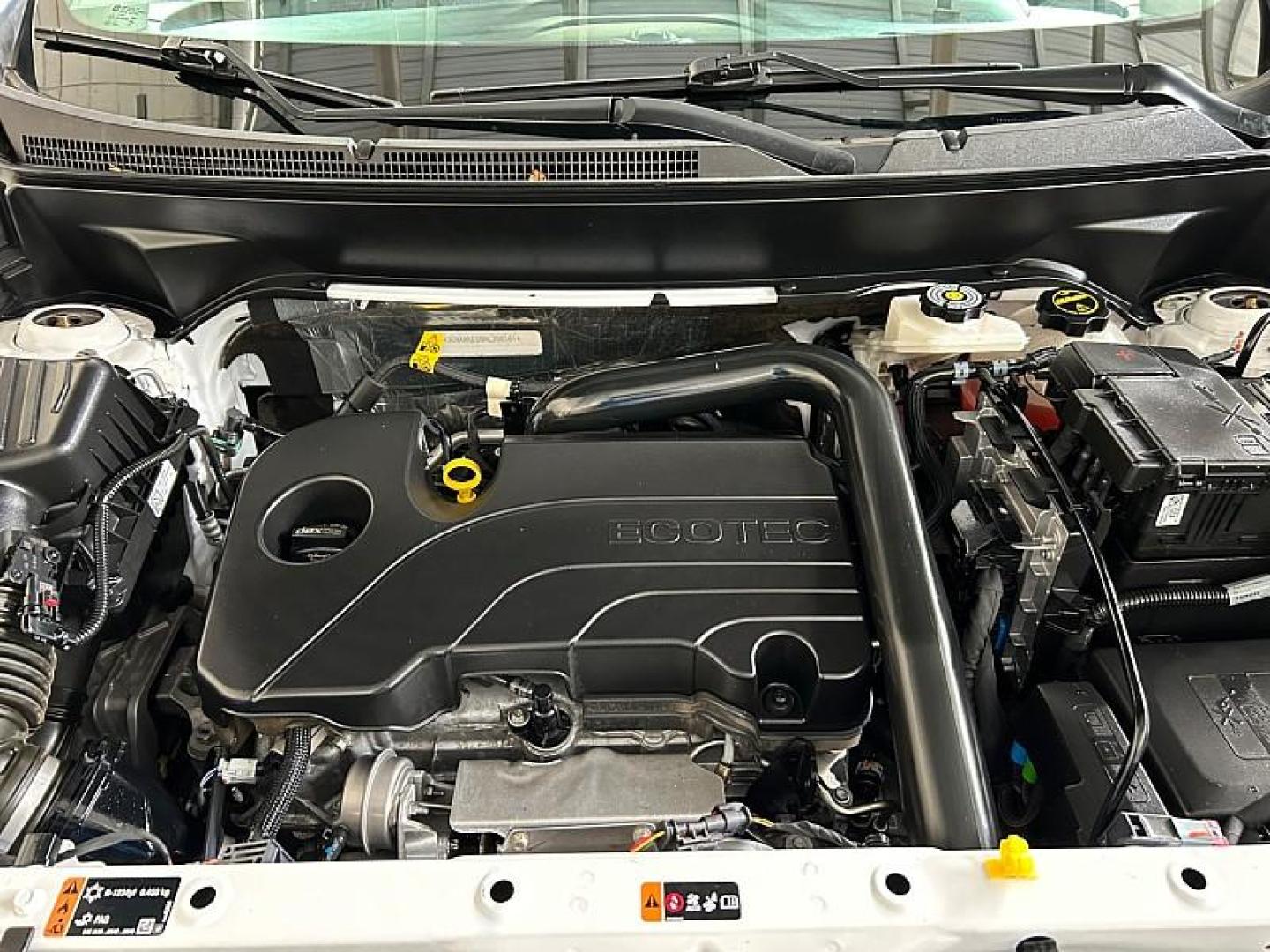 2024 WHITE Chevrolet Equinox (3GNAXKEG8RL) with an 4-Cyl Turbo 1.5 Liter engine, Automatic 6-Spd w/Overdrive transmission, located at 412 Auto Vista Drive, Palmdale, 93551, (661) 945-0620, 34.592636, -118.136681 - Photo#31