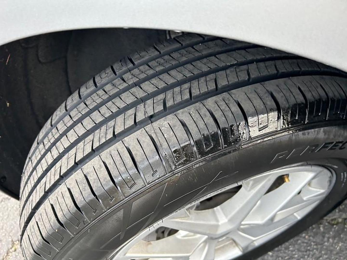 2024 SILVER Chevrolet Equinox (3GNAXUEGXRL) with an 4-Cyl Turbo 1.5 Liter engine, Automatic 6-Spd w/Overdrive transmission, located at 412 Auto Vista Drive, Palmdale, 93551, (661) 945-0620, 34.592636, -118.136681 - Photo#10