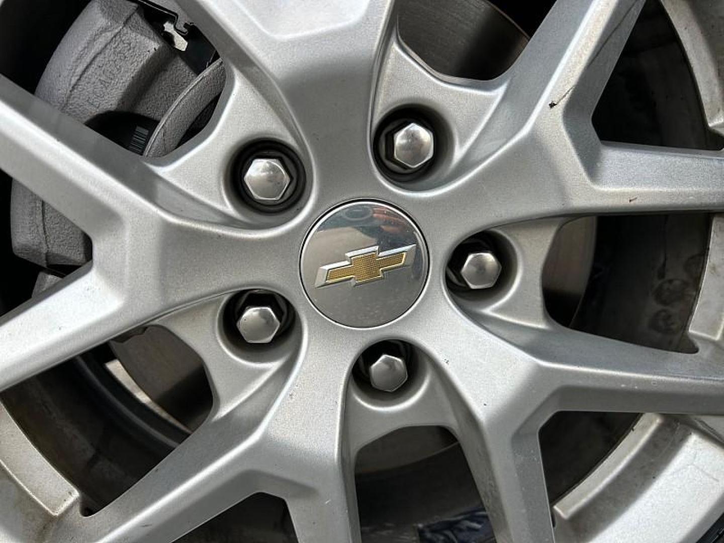 2024 SILVER Chevrolet Equinox (3GNAXUEGXRL) with an 4-Cyl Turbo 1.5 Liter engine, Automatic 6-Spd w/Overdrive transmission, located at 412 Auto Vista Drive, Palmdale, 93551, (661) 945-0620, 34.592636, -118.136681 - Photo#11