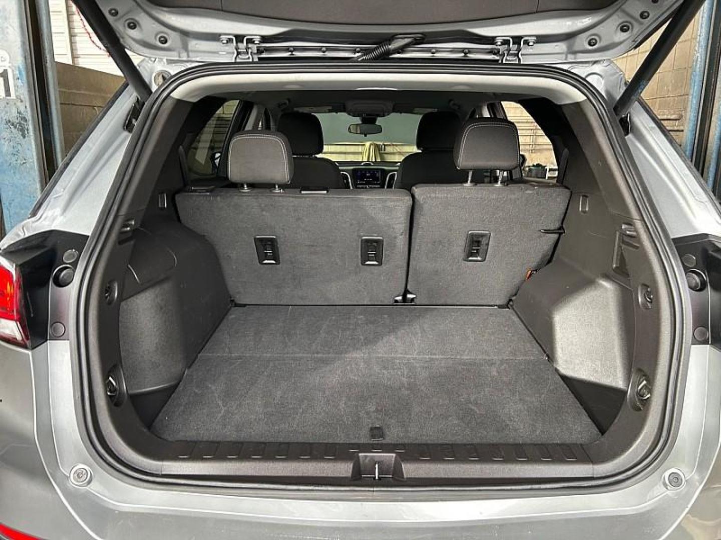 2024 SILVER Chevrolet Equinox (3GNAXUEGXRL) with an 4-Cyl Turbo 1.5 Liter engine, Automatic 6-Spd w/Overdrive transmission, located at 412 Auto Vista Drive, Palmdale, 93551, (661) 945-0620, 34.592636, -118.136681 - Photo#26