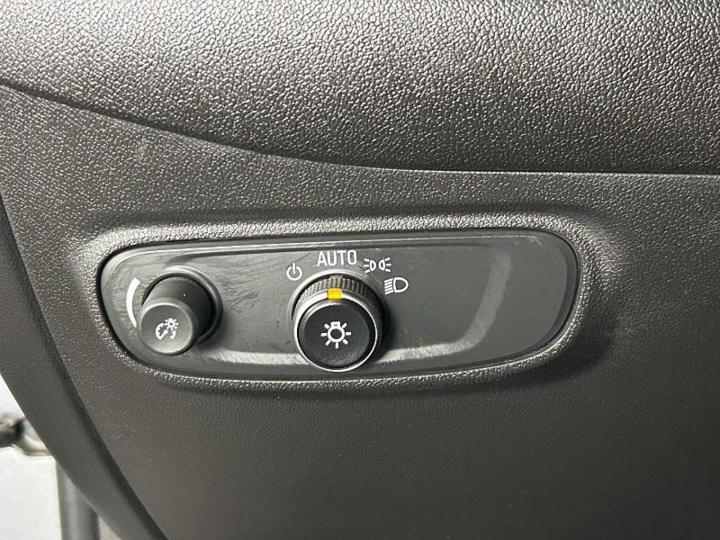 2024 SILVER Chevrolet Equinox (3GNAXUEGXRL) with an 4-Cyl Turbo 1.5 Liter engine, Automatic 6-Spd w/Overdrive transmission, located at 412 Auto Vista Drive, Palmdale, 93551, (661) 945-0620, 34.592636, -118.136681 - Photo#30