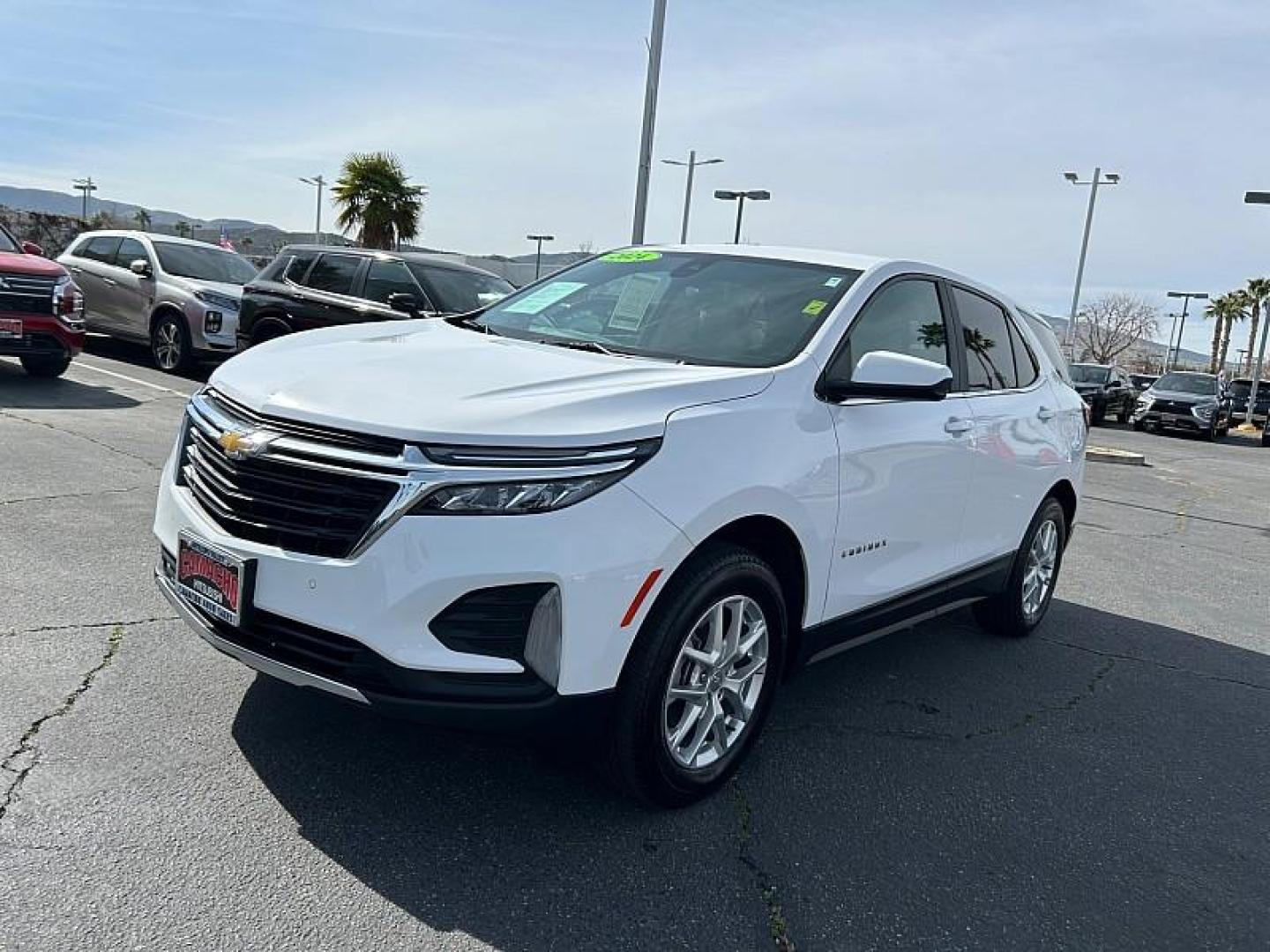 2024 WHITE Chevrolet Equinox (3GNAXUEG9RL) with an 4-Cyl Turbo 1.5 Liter engine, Automatic 6-Spd w/Overdrive transmission, located at 412 Auto Vista Drive, Palmdale, 93551, (661) 945-0620, 34.592636, -118.136681- Photo#4