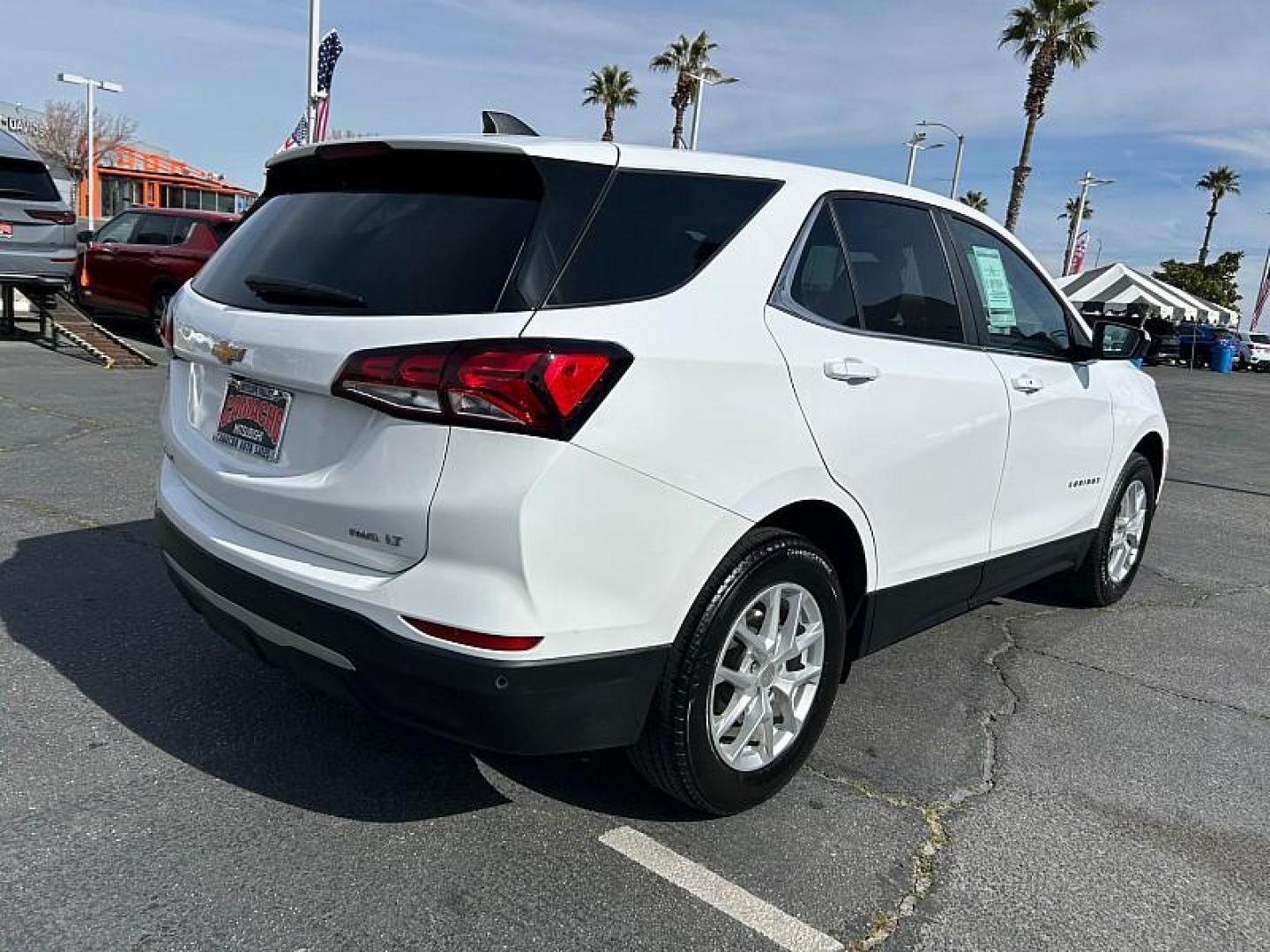 2024 WHITE Chevrolet Equinox (3GNAXUEG9RL) with an 4-Cyl Turbo 1.5 Liter engine, Automatic 6-Spd w/Overdrive transmission, located at 412 Auto Vista Drive, Palmdale, 93551, (661) 945-0620, 34.592636, -118.136681- Photo#10