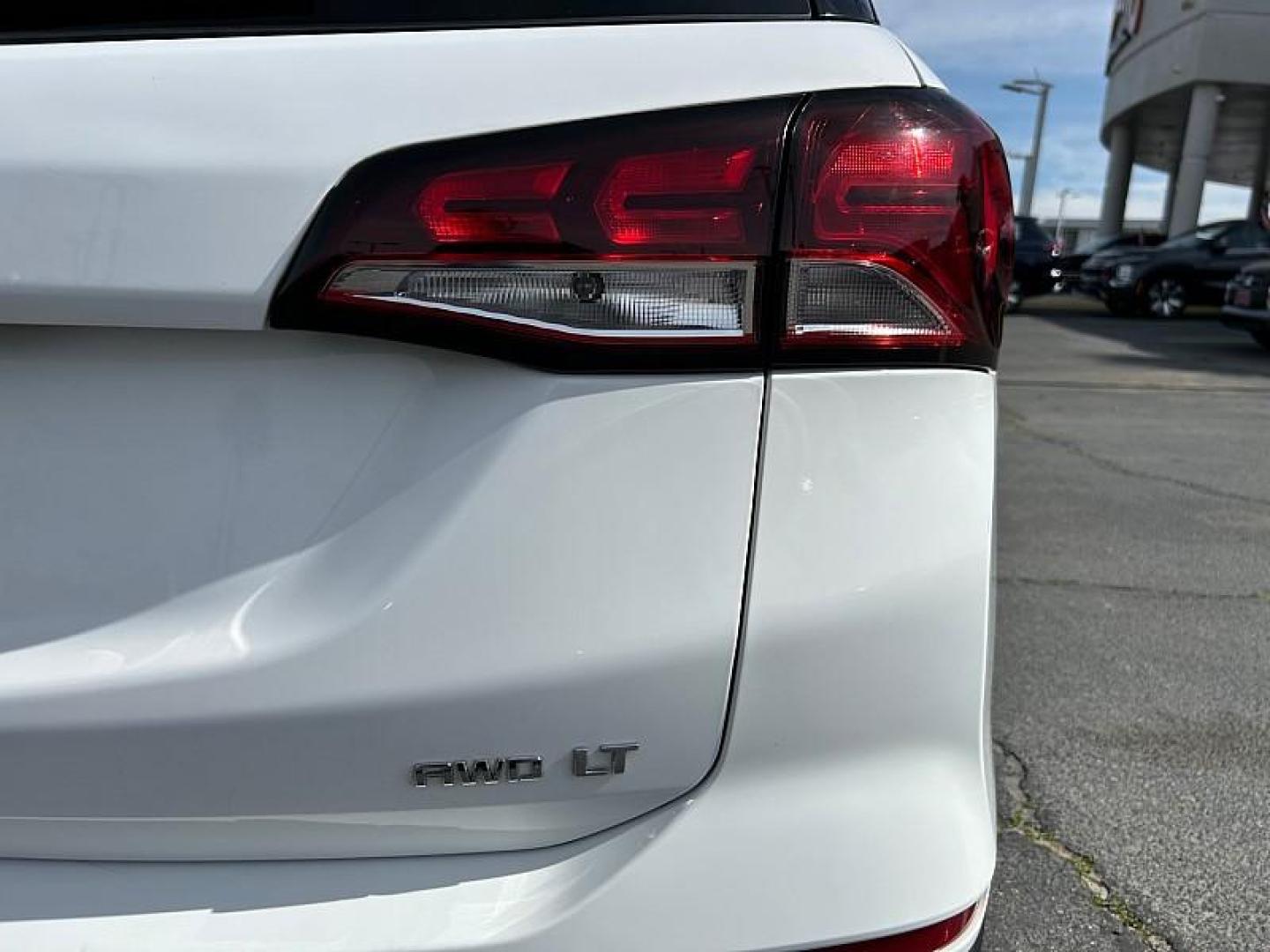 2024 WHITE Chevrolet Equinox (3GNAXUEG9RL) with an 4-Cyl Turbo 1.5 Liter engine, Automatic 6-Spd w/Overdrive transmission, located at 412 Auto Vista Drive, Palmdale, 93551, (661) 945-0620, 34.592636, -118.136681- Photo#12