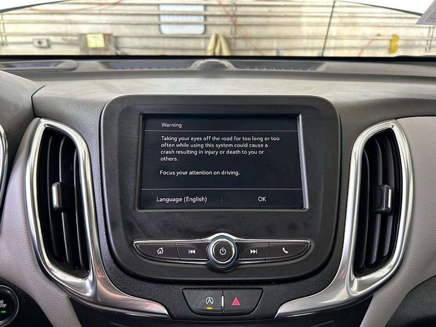 2024 WHITE Chevrolet Equinox (3GNAXUEG9RL) with an 4-Cyl Turbo 1.5 Liter engine, Automatic 6-Spd w/Overdrive transmission, located at 412 Auto Vista Drive, Palmdale, 93551, (661) 945-0620, 34.592636, -118.136681- Photo#20