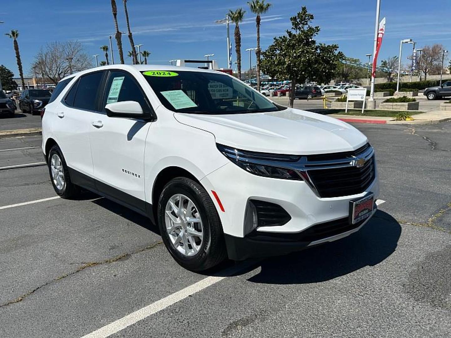 2024 WHITE Chevrolet Equinox (3GNAXKEG0RL) with an 4-Cyl Turbo 1.5 Liter engine, Automatic 6-Spd w/Overdrive transmission, located at 412 Auto Vista Drive, Palmdale, 93551, (661) 945-0620, 34.592636, -118.136681 - Photo#0