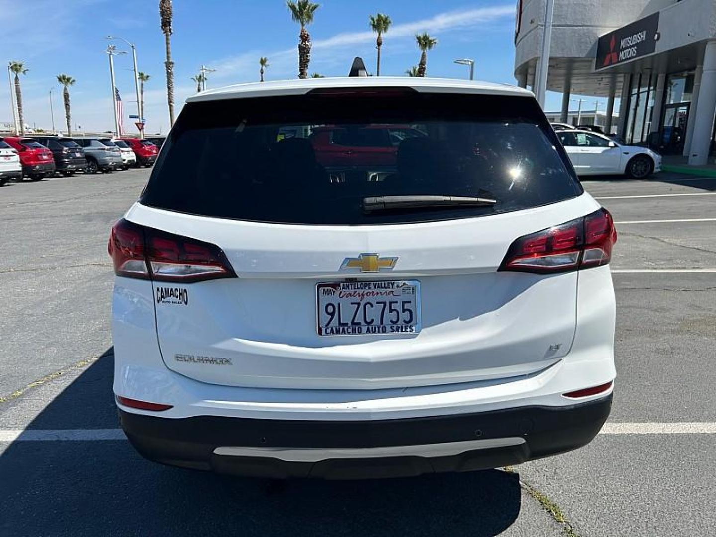 2024 WHITE Chevrolet Equinox (3GNAXKEG0RL) with an 4-Cyl Turbo 1.5 Liter engine, Automatic 6-Spd w/Overdrive transmission, located at 412 Auto Vista Drive, Palmdale, 93551, (661) 945-0620, 34.592636, -118.136681 - Photo#3