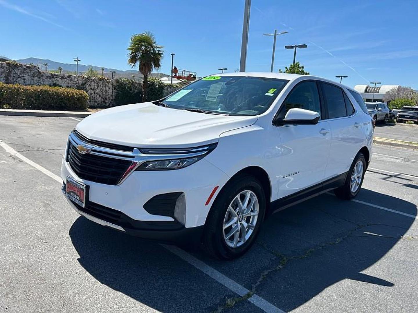 2024 WHITE Chevrolet Equinox (3GNAXKEG0RL) with an 4-Cyl Turbo 1.5 Liter engine, Automatic 6-Spd w/Overdrive transmission, located at 412 Auto Vista Drive, Palmdale, 93551, (661) 945-0620, 34.592636, -118.136681 - Photo#6