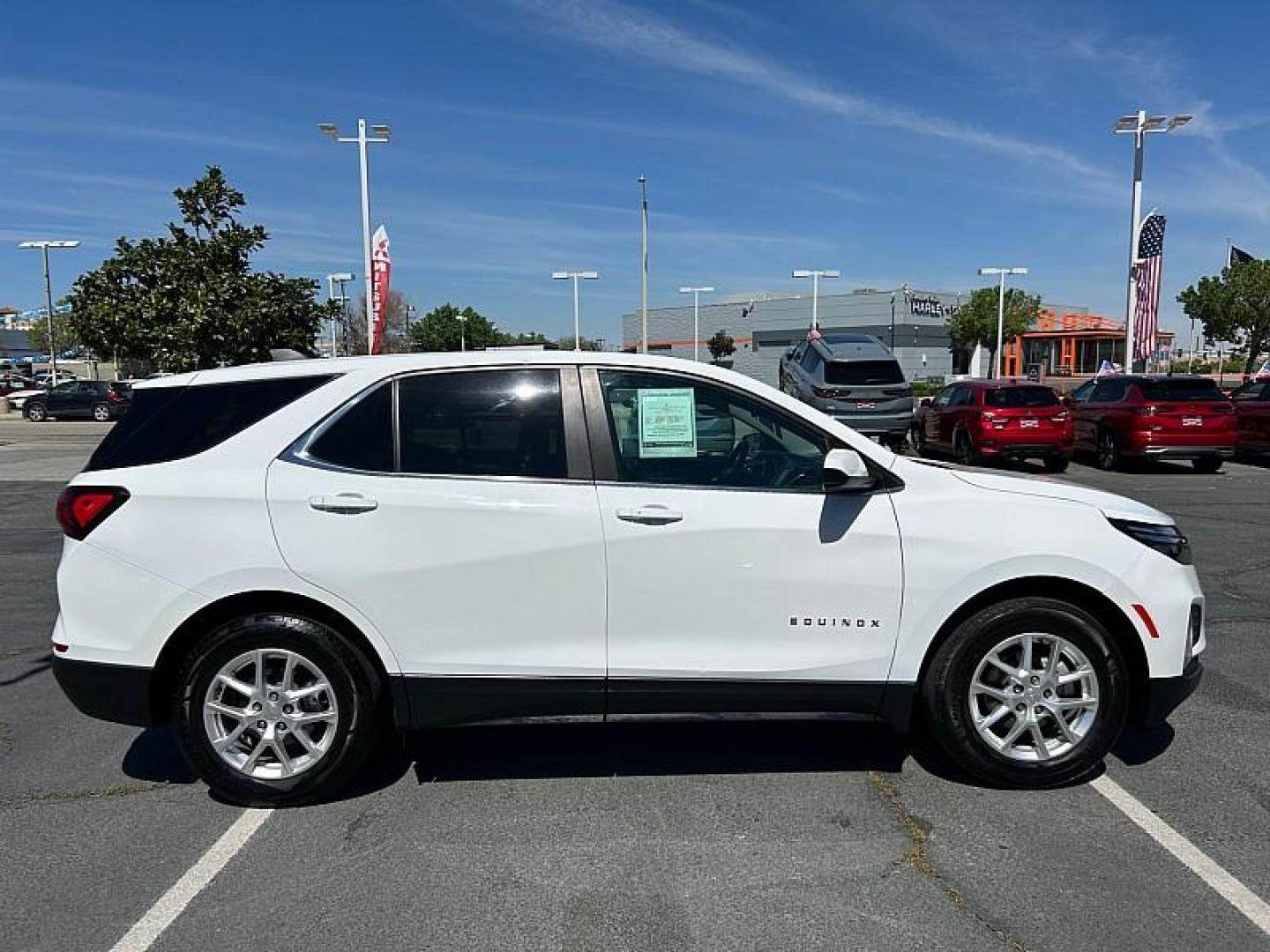 2024 WHITE Chevrolet Equinox (3GNAXKEG0RL) with an 4-Cyl Turbo 1.5 Liter engine, Automatic 6-Spd w/Overdrive transmission, located at 412 Auto Vista Drive, Palmdale, 93551, (661) 945-0620, 34.592636, -118.136681 - Photo#7