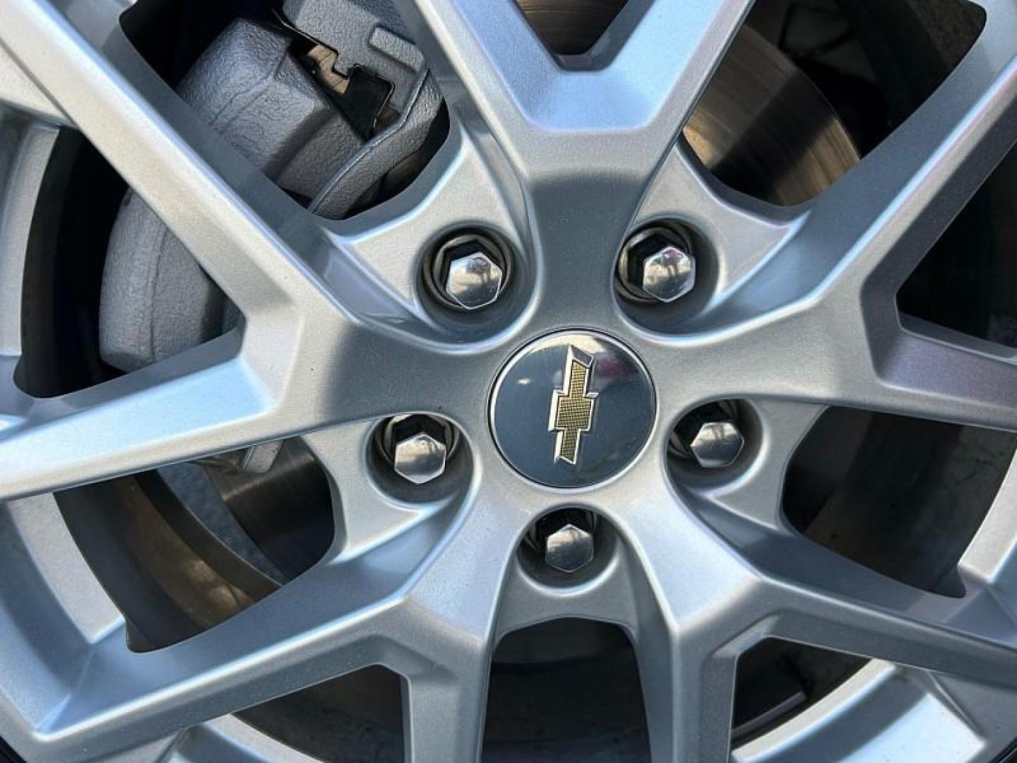 2024 WHITE Chevrolet Equinox (3GNAXKEG0RL) with an 4-Cyl Turbo 1.5 Liter engine, Automatic 6-Spd w/Overdrive transmission, located at 412 Auto Vista Drive, Palmdale, 93551, (661) 945-0620, 34.592636, -118.136681 - Photo#8