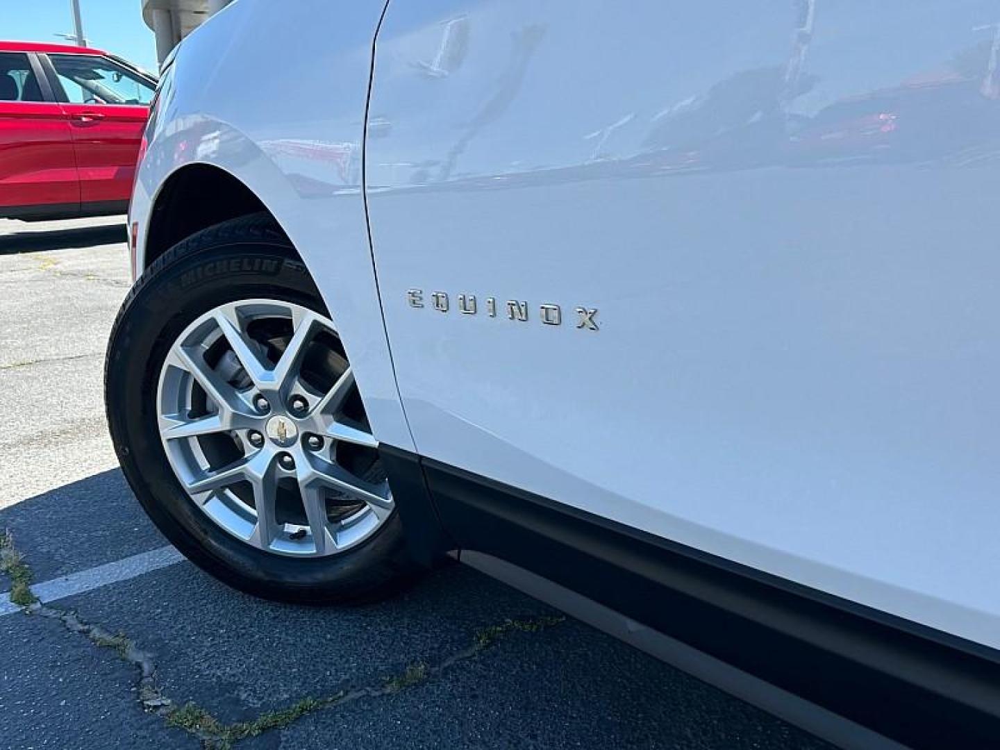 2024 WHITE Chevrolet Equinox (3GNAXKEG0RL) with an 4-Cyl Turbo 1.5 Liter engine, Automatic 6-Spd w/Overdrive transmission, located at 412 Auto Vista Drive, Palmdale, 93551, (661) 945-0620, 34.592636, -118.136681 - Photo#9