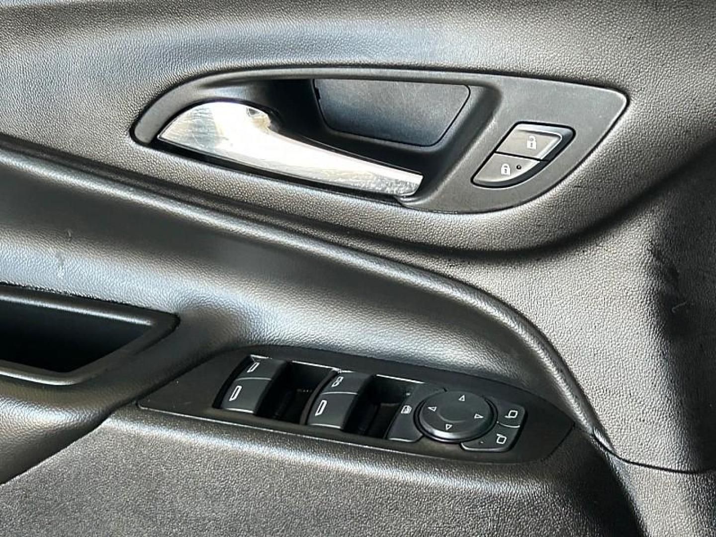 2024 WHITE Chevrolet Equinox (3GNAXKEG0RL) with an 4-Cyl Turbo 1.5 Liter engine, Automatic 6-Spd w/Overdrive transmission, located at 412 Auto Vista Drive, Palmdale, 93551, (661) 945-0620, 34.592636, -118.136681 - Photo#26