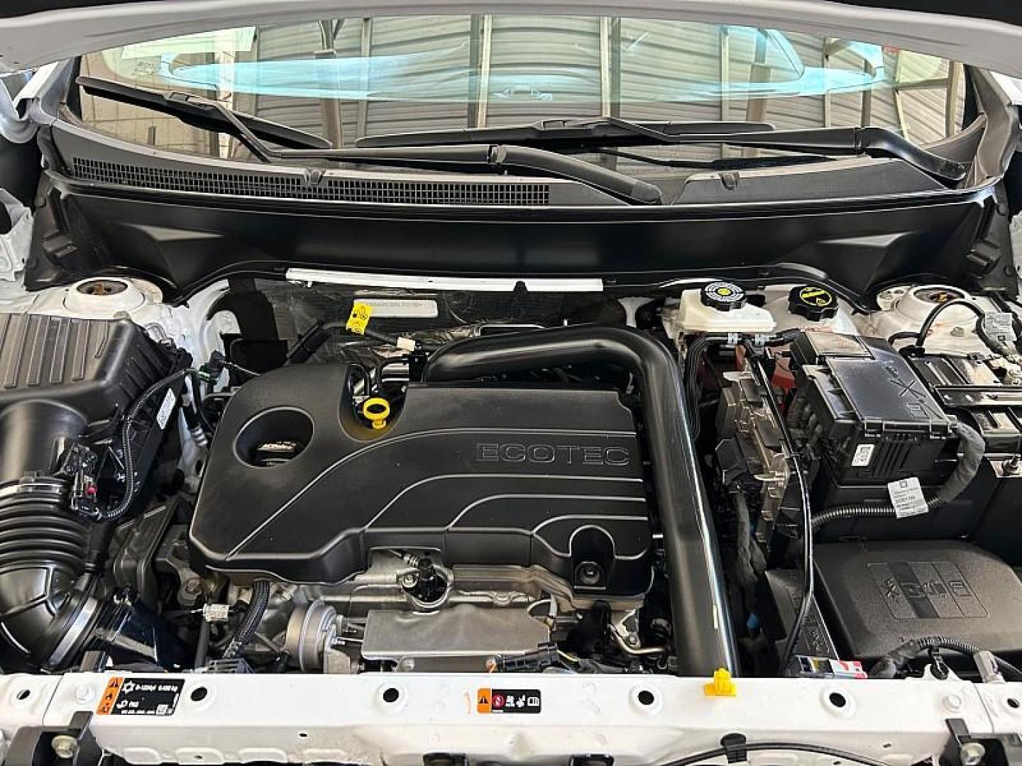 2024 WHITE Chevrolet Equinox (3GNAXKEG0RL) with an 4-Cyl Turbo 1.5 Liter engine, Automatic 6-Spd w/Overdrive transmission, located at 412 Auto Vista Drive, Palmdale, 93551, (661) 945-0620, 34.592636, -118.136681 - Photo#30