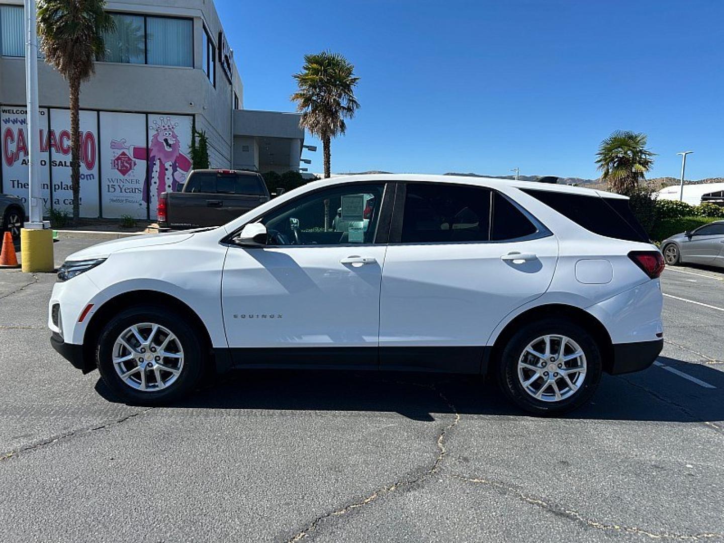 2024 WHITE Chevrolet Equinox (3GNAXUEG8RL) with an 4-Cyl Turbo 1.5 Liter engine, Automatic 6-Spd w/Overdrive transmission, located at 412 Auto Vista Drive, Palmdale, 93551, (661) 945-0620, 34.592636, -118.136681- Photo#3
