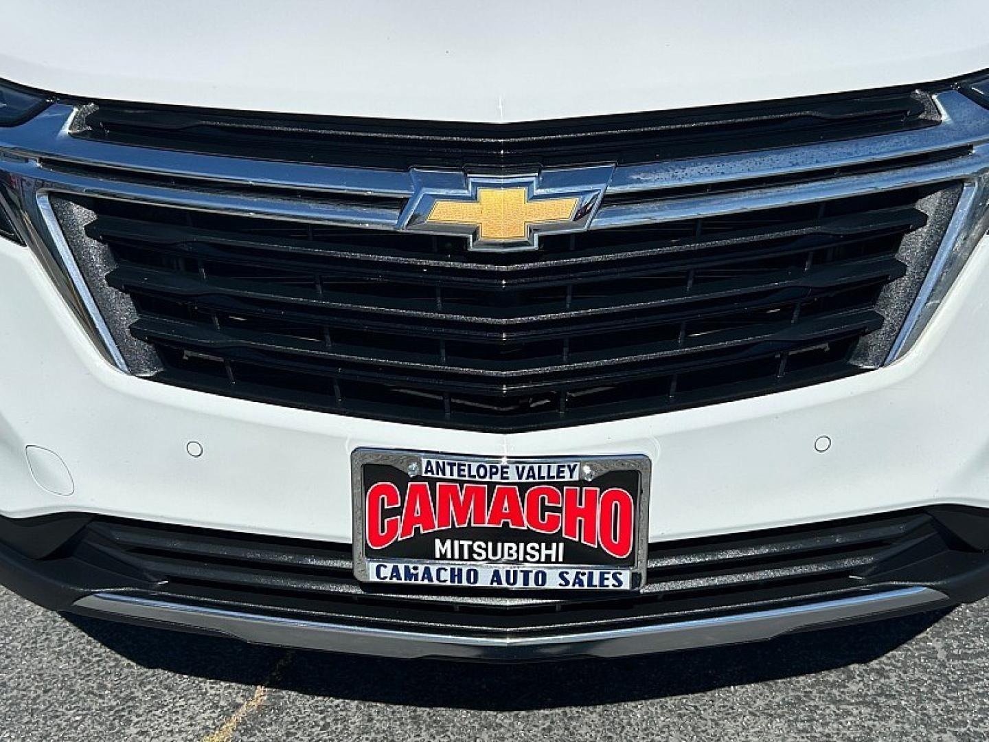 2024 WHITE Chevrolet Equinox (3GNAXUEG8RL) with an 4-Cyl Turbo 1.5 Liter engine, Automatic 6-Spd w/Overdrive transmission, located at 412 Auto Vista Drive, Palmdale, 93551, (661) 945-0620, 34.592636, -118.136681- Photo#4