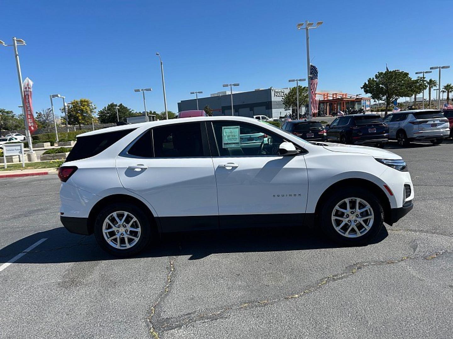2024 WHITE Chevrolet Equinox (3GNAXUEG8RL) with an 4-Cyl Turbo 1.5 Liter engine, Automatic 6-Spd w/Overdrive transmission, located at 412 Auto Vista Drive, Palmdale, 93551, (661) 945-0620, 34.592636, -118.136681- Photo#5