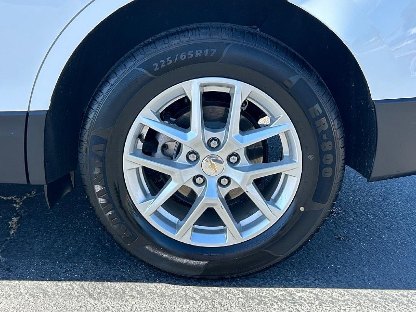 2024 WHITE Chevrolet Equinox (3GNAXUEG8RL) with an 4-Cyl Turbo 1.5 Liter engine, Automatic 6-Spd w/Overdrive transmission, located at 412 Auto Vista Drive, Palmdale, 93551, (661) 945-0620, 34.592636, -118.136681- Photo#11