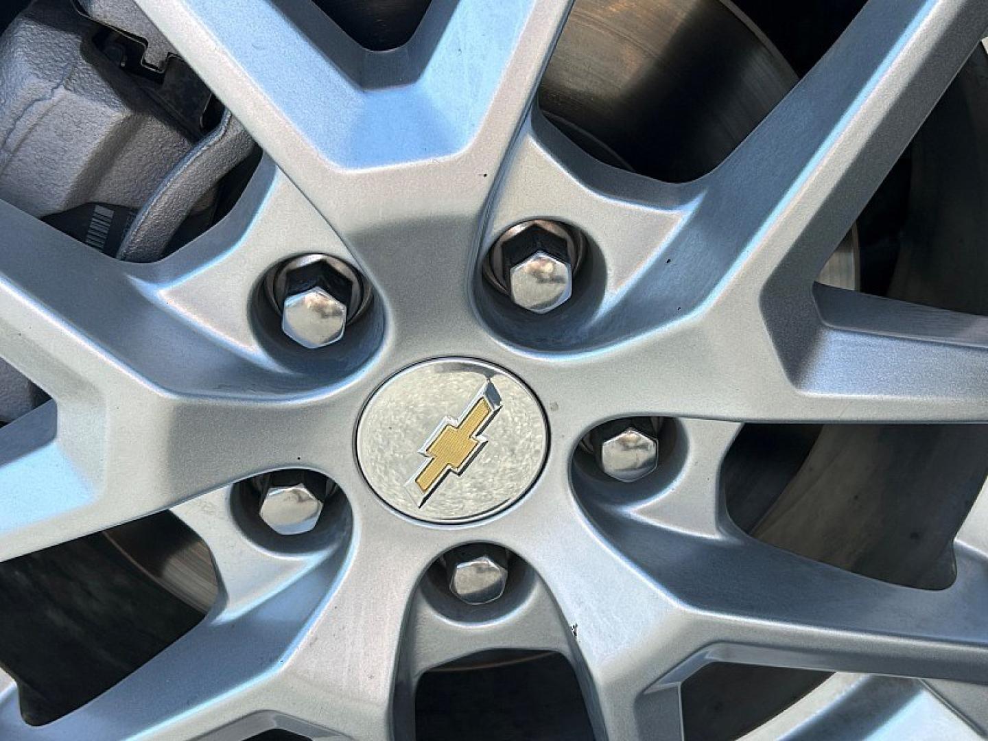 2024 WHITE Chevrolet Equinox (3GNAXUEG8RL) with an 4-Cyl Turbo 1.5 Liter engine, Automatic 6-Spd w/Overdrive transmission, located at 412 Auto Vista Drive, Palmdale, 93551, (661) 945-0620, 34.592636, -118.136681- Photo#13