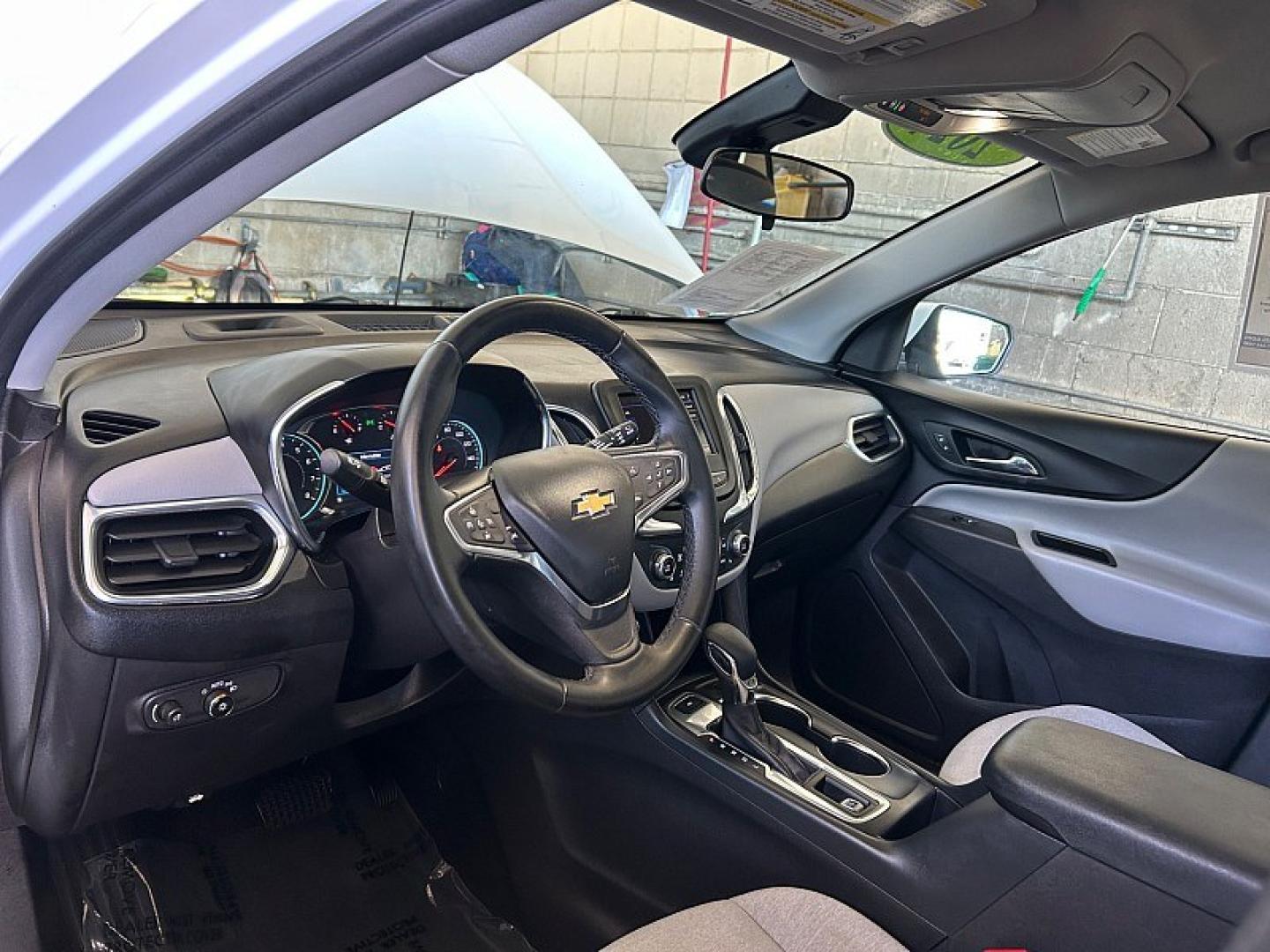 2024 WHITE Chevrolet Equinox (3GNAXUEG8RL) with an 4-Cyl Turbo 1.5 Liter engine, Automatic 6-Spd w/Overdrive transmission, located at 412 Auto Vista Drive, Palmdale, 93551, (661) 945-0620, 34.592636, -118.136681- Photo#17