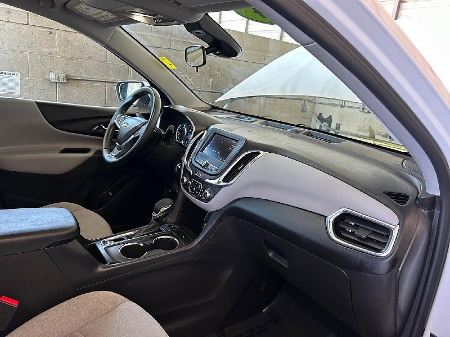 2024 WHITE Chevrolet Equinox (3GNAXUEG8RL) with an 4-Cyl Turbo 1.5 Liter engine, Automatic 6-Spd w/Overdrive transmission, located at 412 Auto Vista Drive, Palmdale, 93551, (661) 945-0620, 34.592636, -118.136681- Photo#29