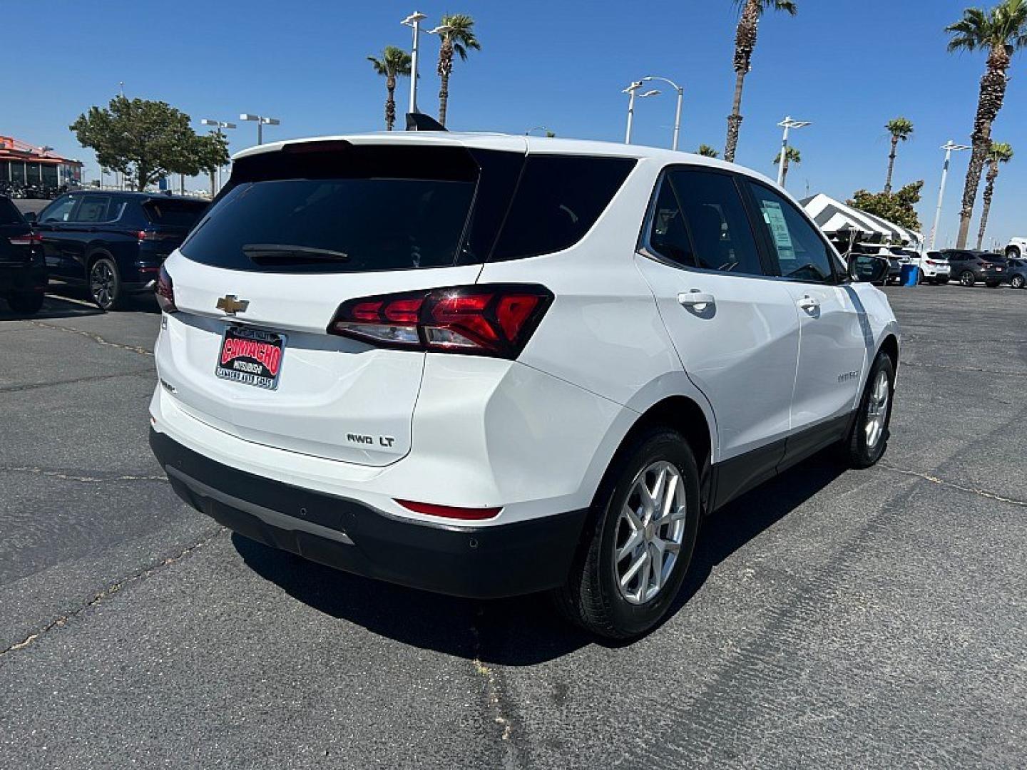 2024 WHITE Chevrolet Equinox (3GNAXUEG4RL) with an 4-Cyl Turbo 1.5 Liter engine, Automatic 6-Spd w/Overdrive transmission, located at 412 Auto Vista Drive, Palmdale, 93551, (661) 945-0620, 34.592636, -118.136681- Photo#2