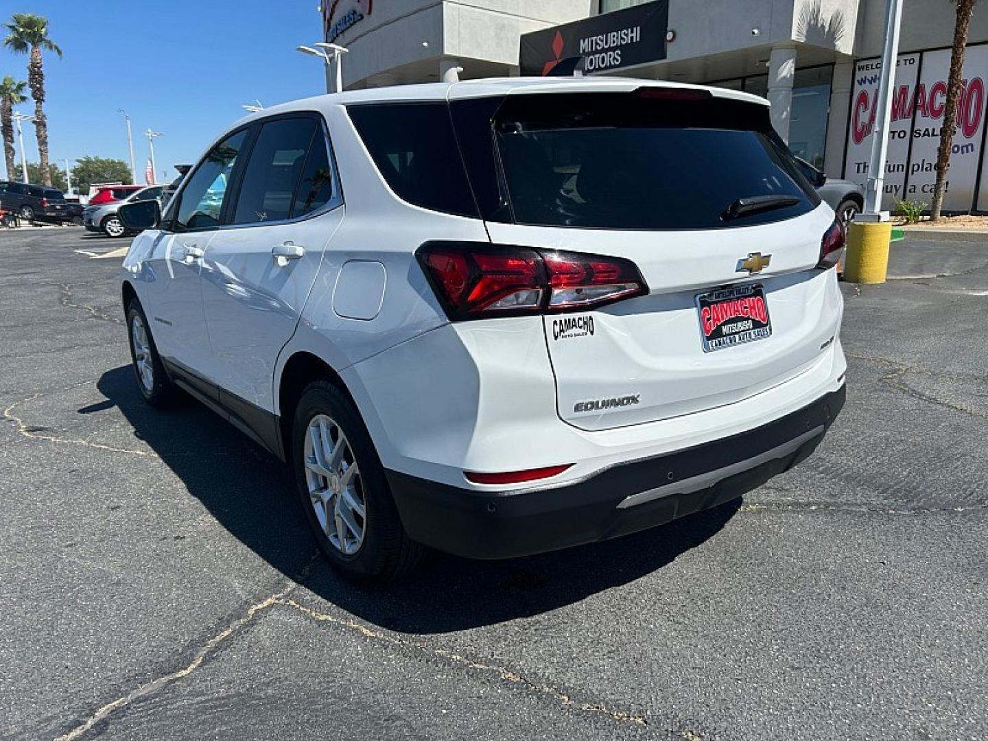 2024 WHITE Chevrolet Equinox (3GNAXUEG4RL) with an 4-Cyl Turbo 1.5 Liter engine, Automatic 6-Spd w/Overdrive transmission, located at 412 Auto Vista Drive, Palmdale, 93551, (661) 945-0620, 34.592636, -118.136681- Photo#4