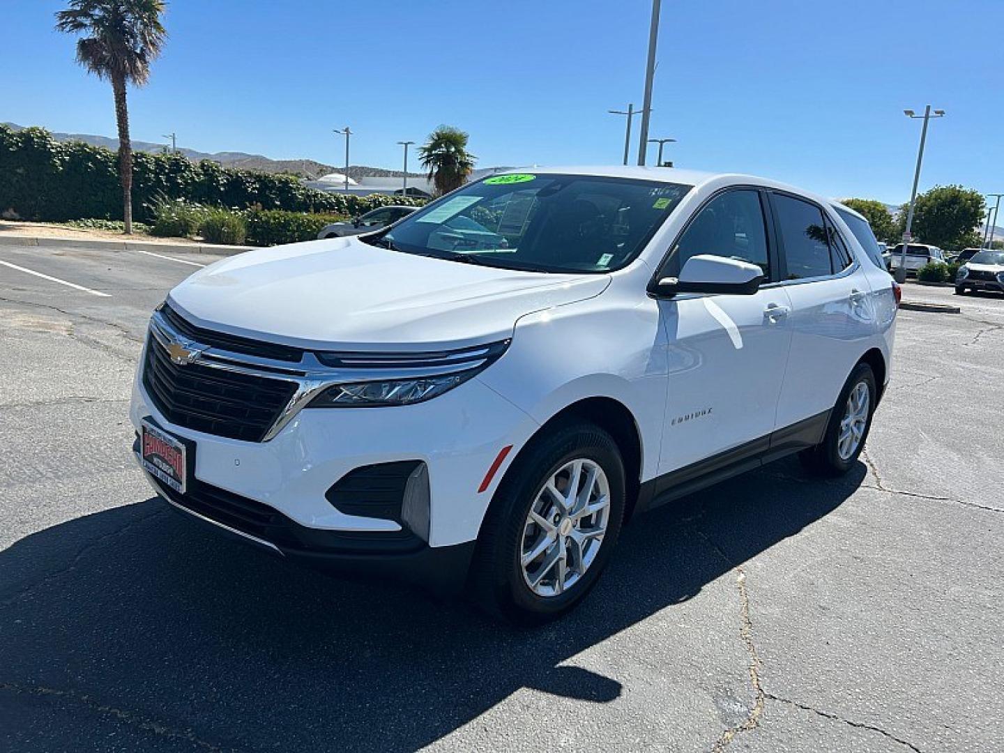 2024 WHITE Chevrolet Equinox (3GNAXUEG4RL) with an 4-Cyl Turbo 1.5 Liter engine, Automatic 6-Spd w/Overdrive transmission, located at 412 Auto Vista Drive, Palmdale, 93551, (661) 945-0620, 34.592636, -118.136681- Photo#6