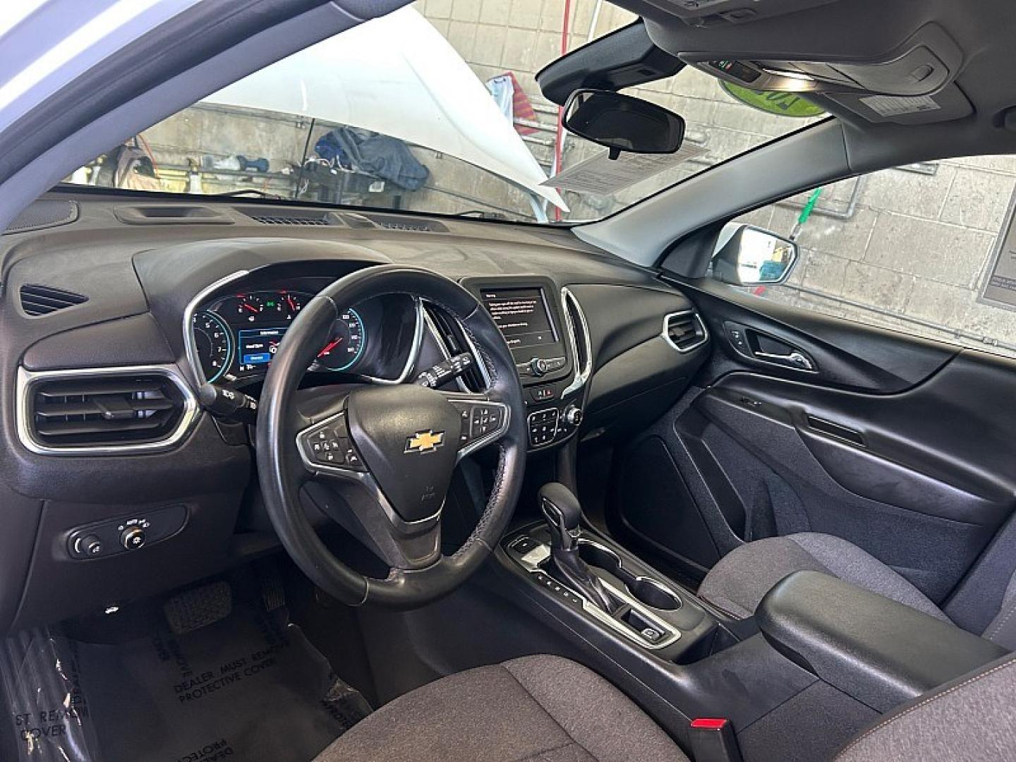 2024 WHITE Chevrolet Equinox (3GNAXUEG4RL) with an 4-Cyl Turbo 1.5 Liter engine, Automatic 6-Spd w/Overdrive transmission, located at 412 Auto Vista Drive, Palmdale, 93551, (661) 945-0620, 34.592636, -118.136681- Photo#17