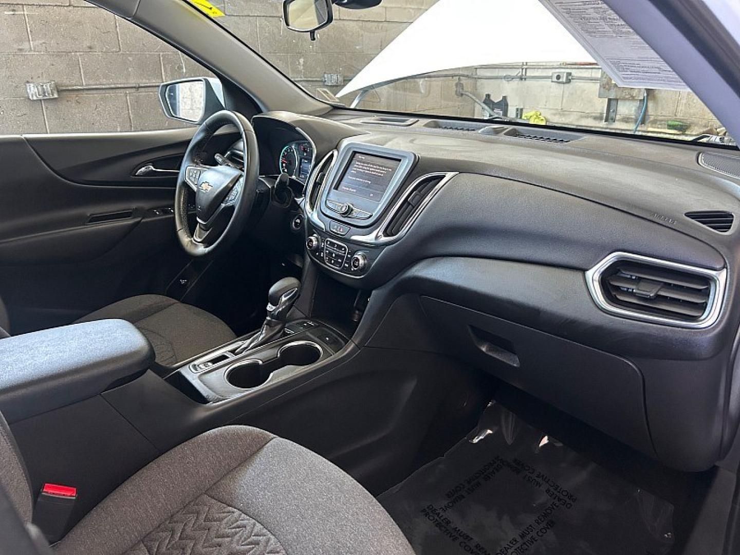2024 WHITE Chevrolet Equinox (3GNAXUEG4RL) with an 4-Cyl Turbo 1.5 Liter engine, Automatic 6-Spd w/Overdrive transmission, located at 412 Auto Vista Drive, Palmdale, 93551, (661) 945-0620, 34.592636, -118.136681- Photo#25