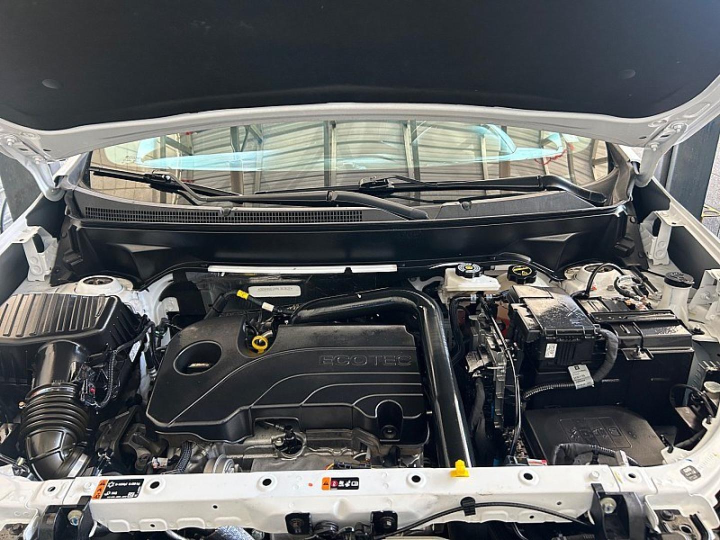 2024 WHITE Chevrolet Equinox (3GNAXUEG4RL) with an 4-Cyl Turbo 1.5 Liter engine, Automatic 6-Spd w/Overdrive transmission, located at 412 Auto Vista Drive, Palmdale, 93551, (661) 945-0620, 34.592636, -118.136681- Photo#30