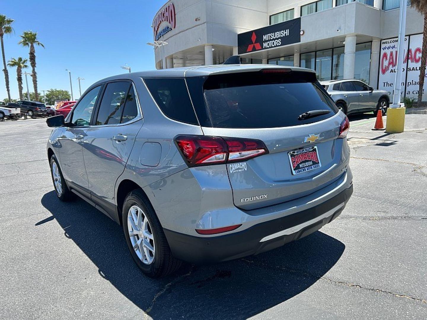 2024 GRAY Chevrolet Equinox (3GNAXUEG0RL) with an 4-Cyl Turbo 1.5 Liter engine, Automatic 6-Spd w/Overdrive transmission, located at 412 Auto Vista Drive, Palmdale, 93551, (661) 945-0620, 34.592636, -118.136681- Photo#3