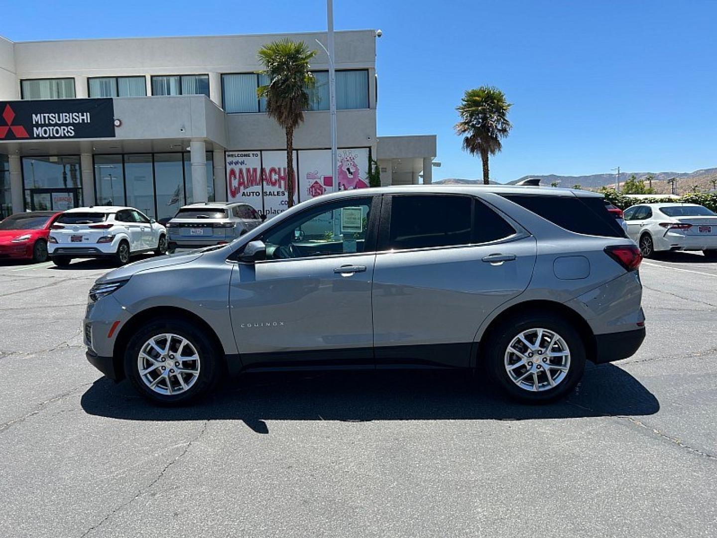 2024 GRAY Chevrolet Equinox (3GNAXUEG0RL) with an 4-Cyl Turbo 1.5 Liter engine, Automatic 6-Spd w/Overdrive transmission, located at 412 Auto Vista Drive, Palmdale, 93551, (661) 945-0620, 34.592636, -118.136681- Photo#4