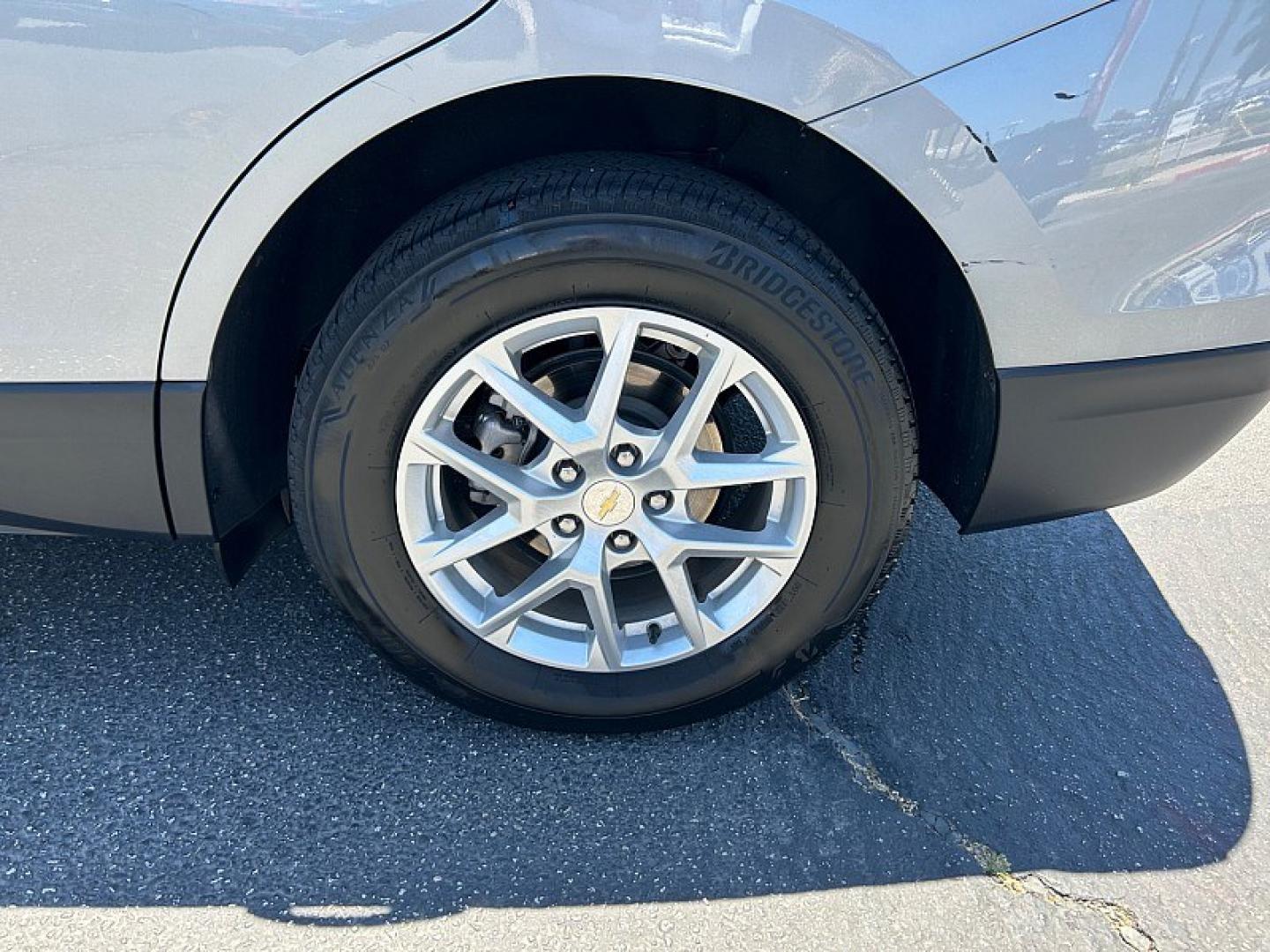 2024 GRAY Chevrolet Equinox (3GNAXUEG0RL) with an 4-Cyl Turbo 1.5 Liter engine, Automatic 6-Spd w/Overdrive transmission, located at 412 Auto Vista Drive, Palmdale, 93551, (661) 945-0620, 34.592636, -118.136681- Photo#13